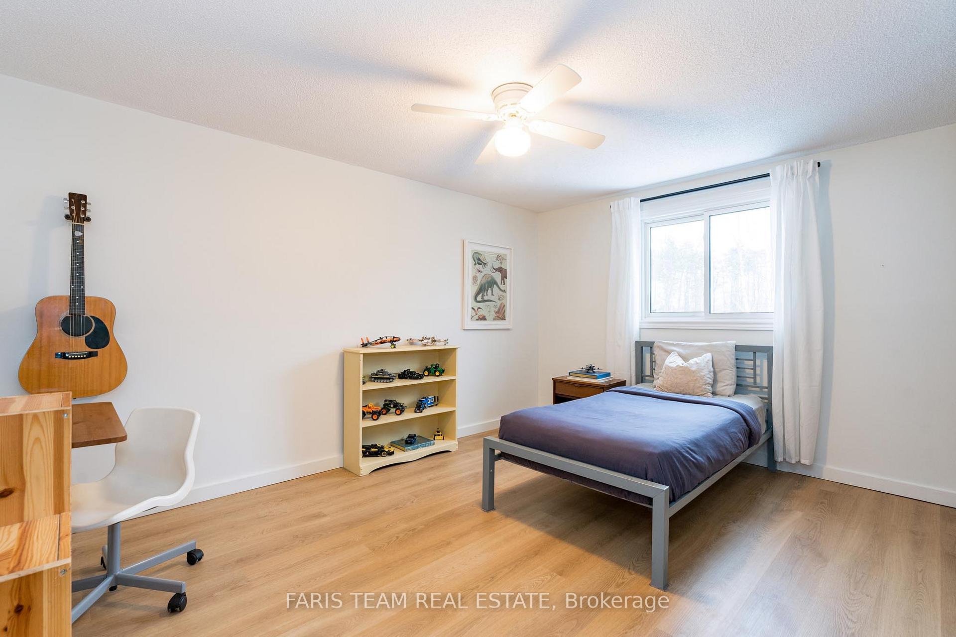 Photo 8 of 220 Lillian Crescent, Barrie, Sunnidale — HOMEH
