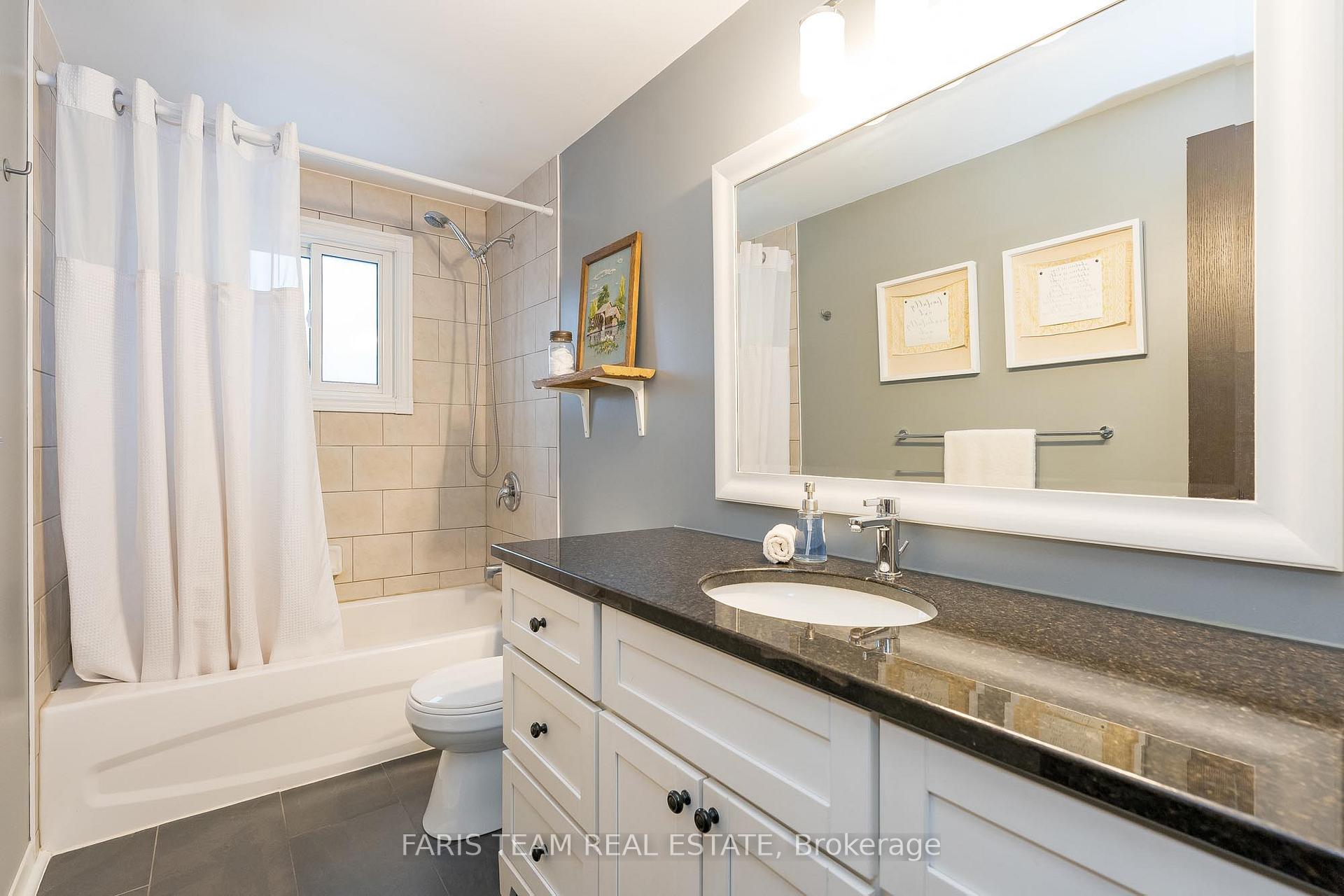 Photo 10 of 220 Lillian Crescent, Barrie, Sunnidale — HOMEH