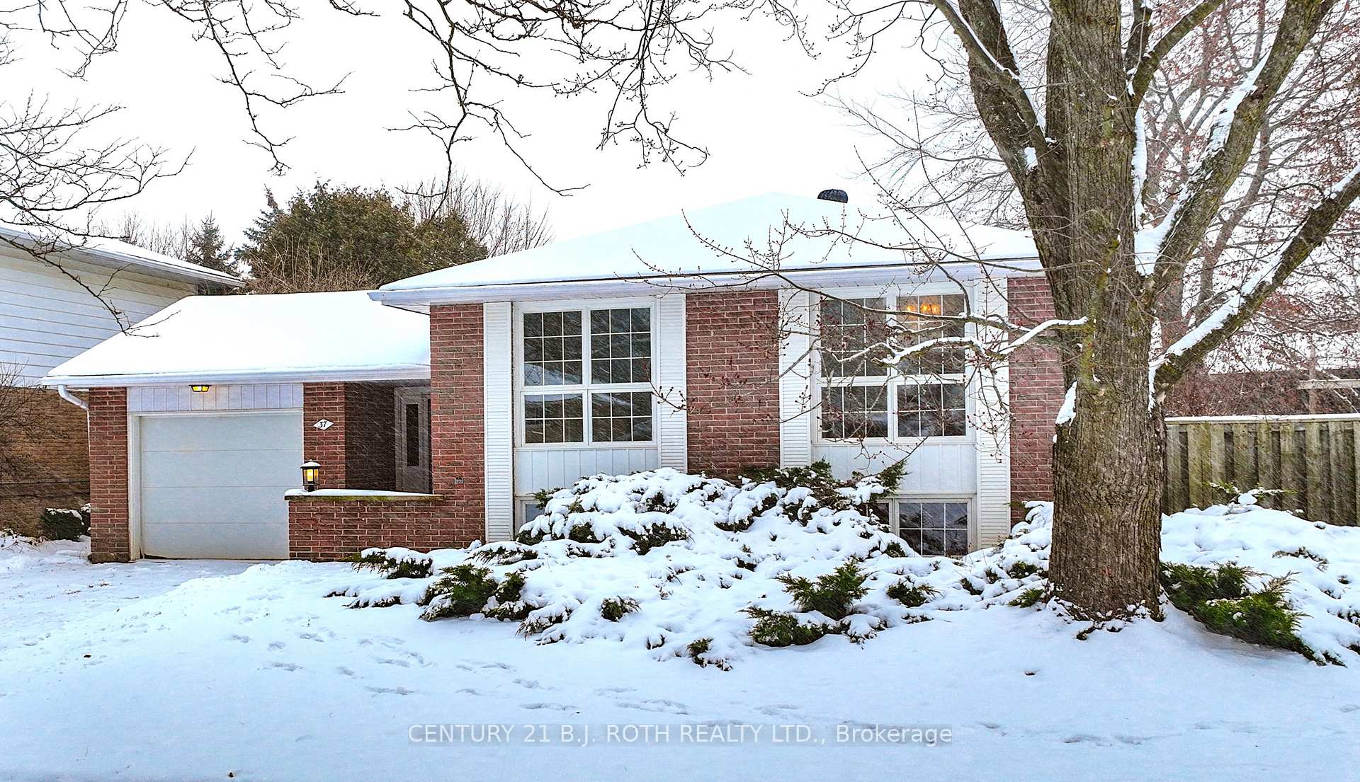 Photo 1 of 37 Davies Crescent, Barrie, Grove East — HOMEH
