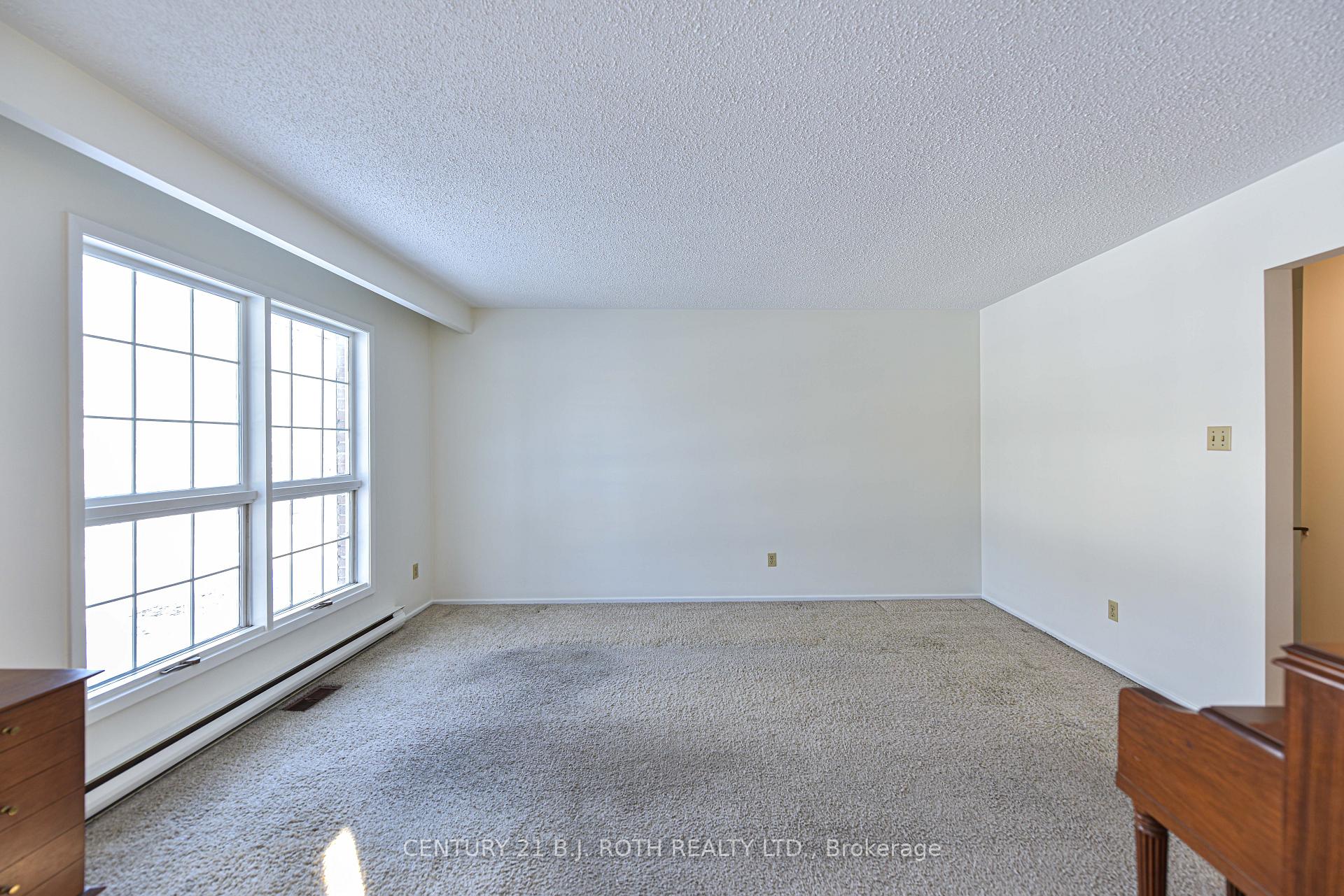 Photo 4 of 37 Davies Crescent, Barrie, Grove East — HOMEH
