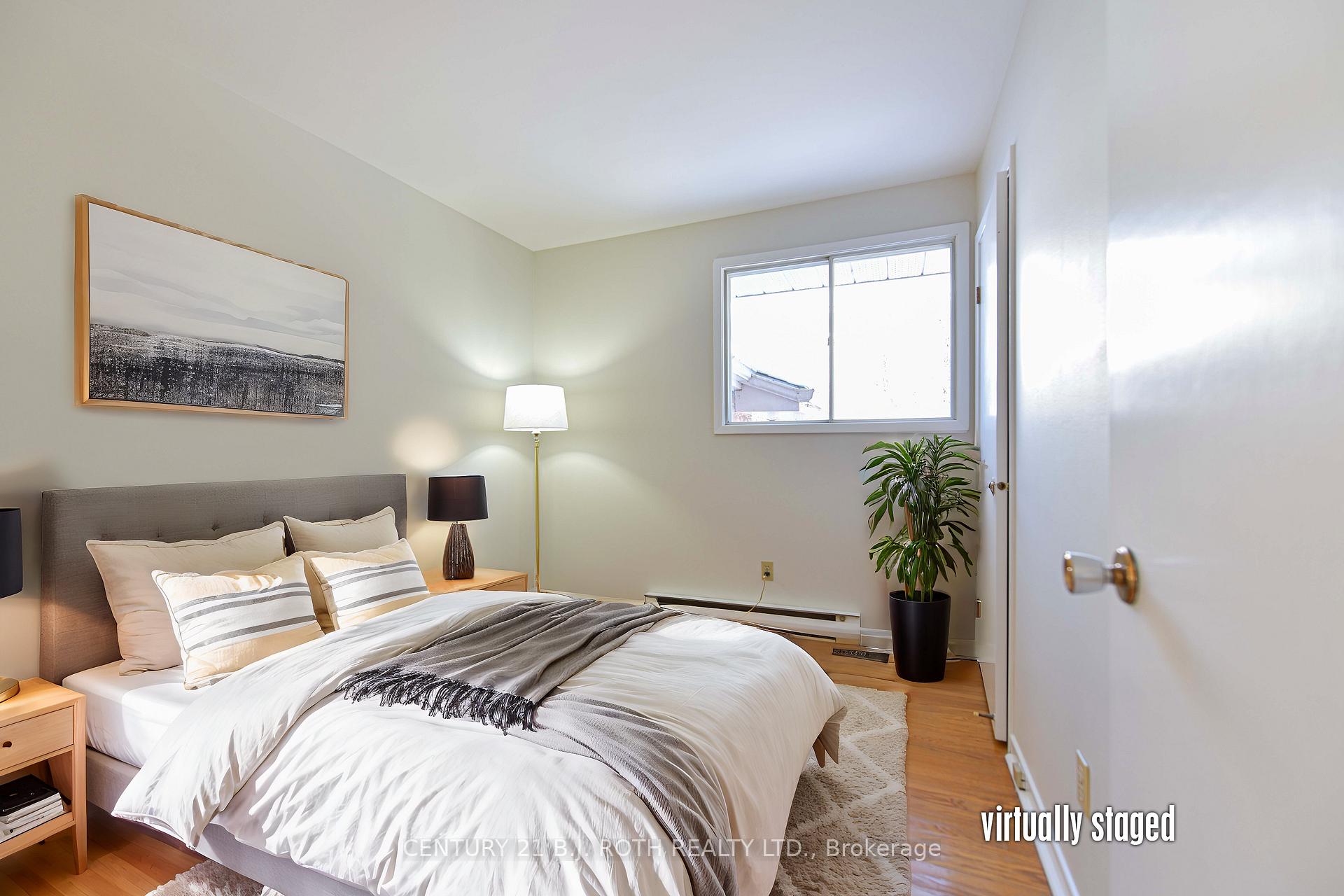 Photo 12 of 37 Davies Crescent, Barrie, Grove East — HOMEH