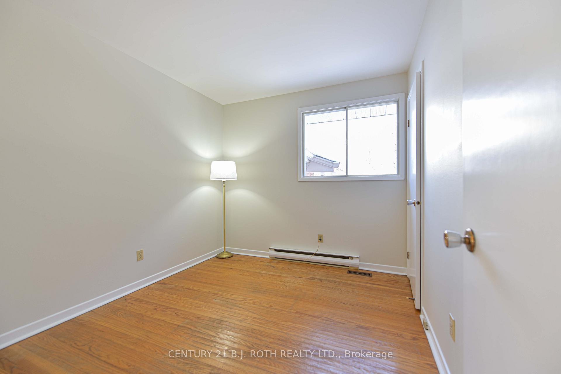 Photo 13 of 37 Davies Crescent, Barrie, Grove East — HOMEH