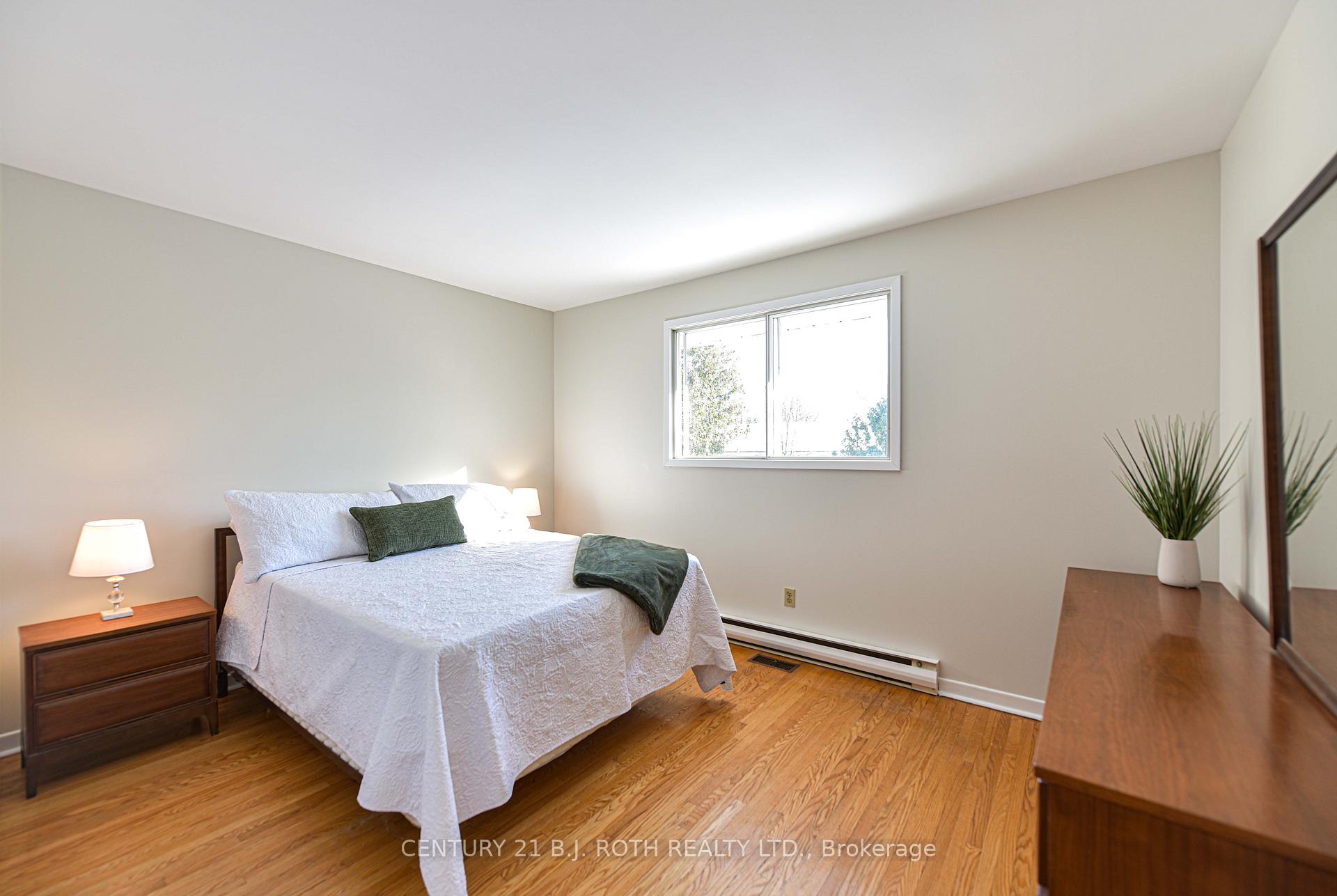 Photo 14 of 37 Davies Crescent, Barrie, Grove East — HOMEH