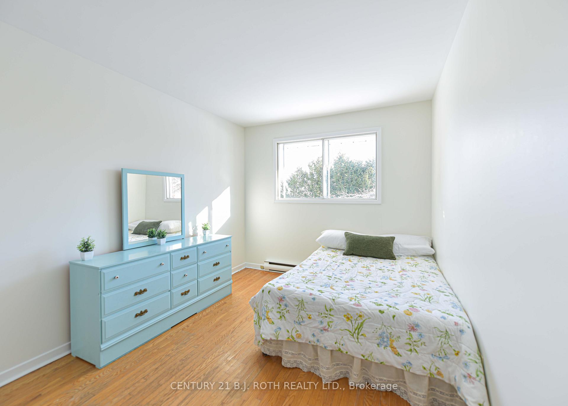 Photo 16 of 37 Davies Crescent, Barrie, Grove East — HOMEH