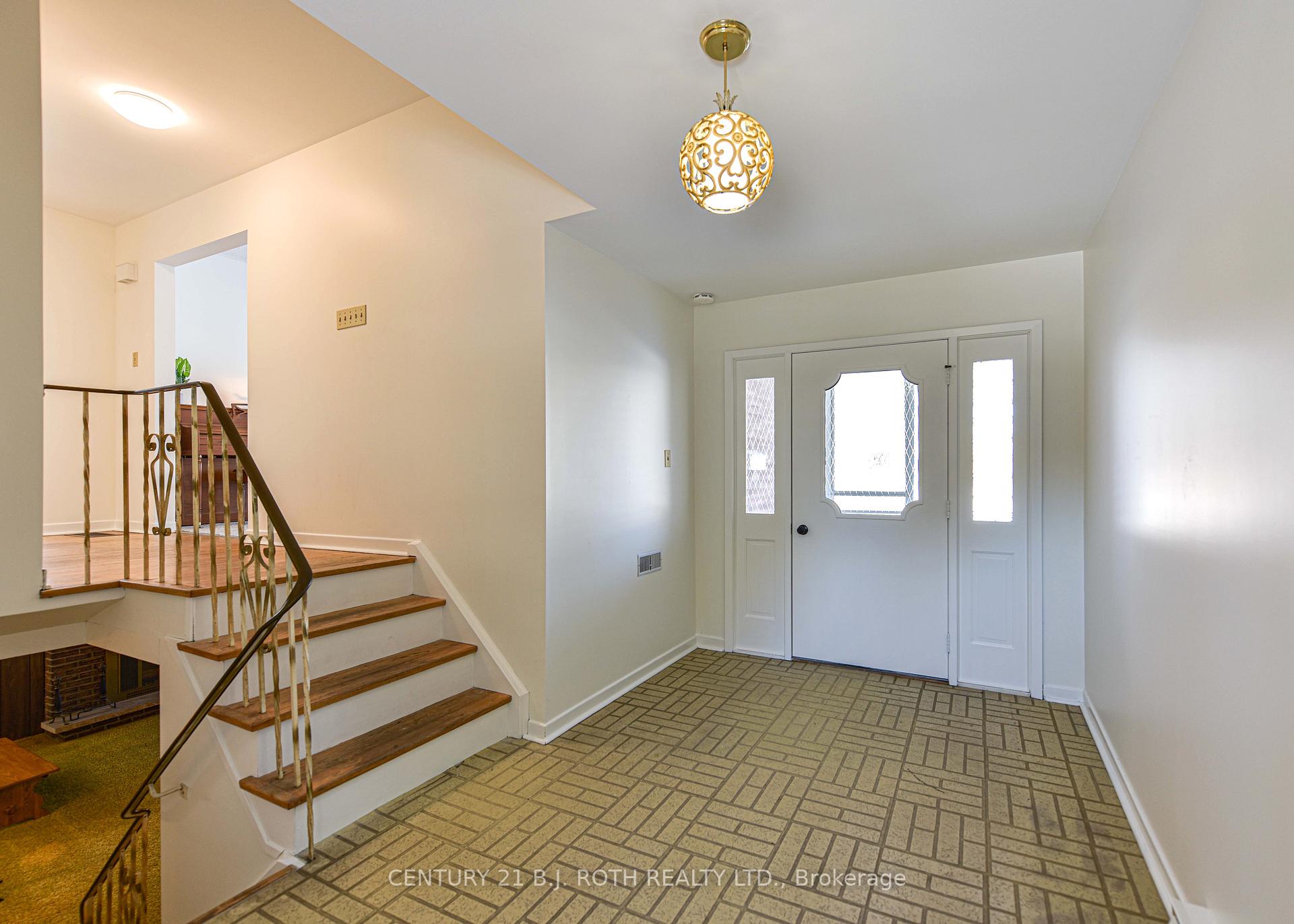 Photo 17 of 37 Davies Crescent, Barrie, Grove East — HOMEH