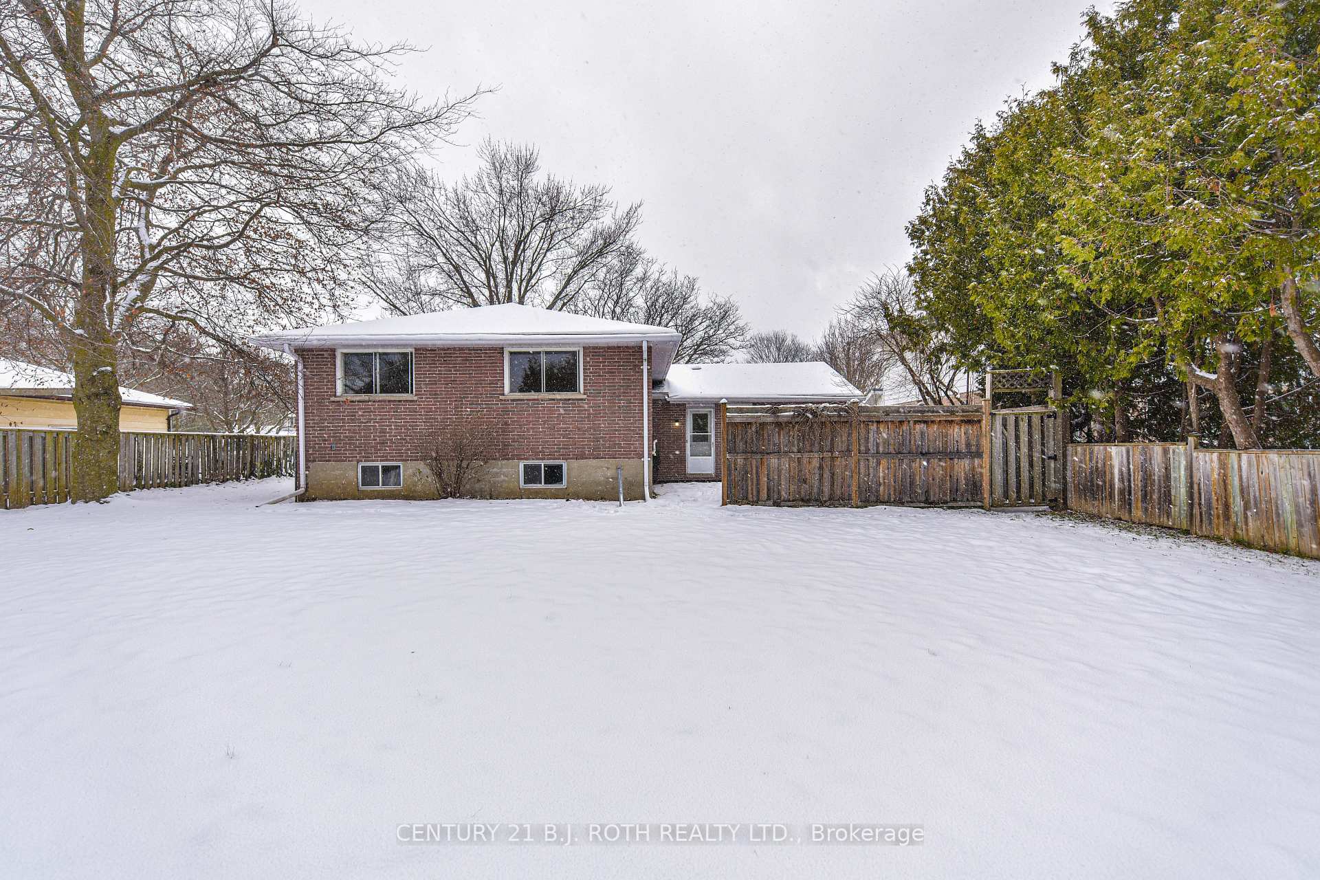 Photo 25 of 37 Davies Crescent, Barrie, Grove East — HOMEH
