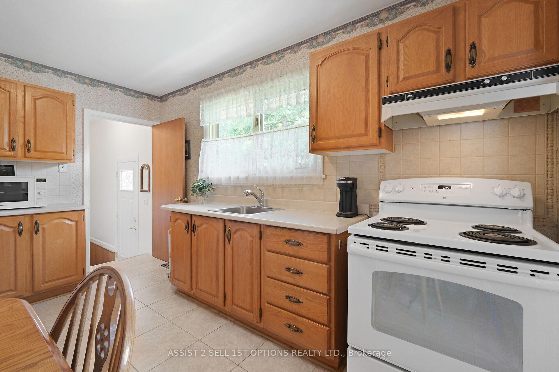 Photo 11 of 1155 Cline Crescent, Ottawa, Bel Air Heights — HOMEH