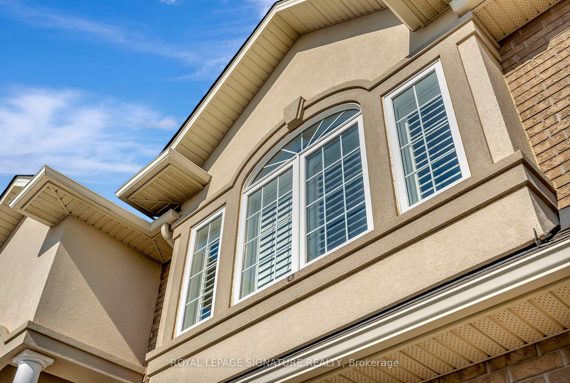 Photo 4 of 182 Painter Terrace, Hamilton, Waterdown — HOMEH