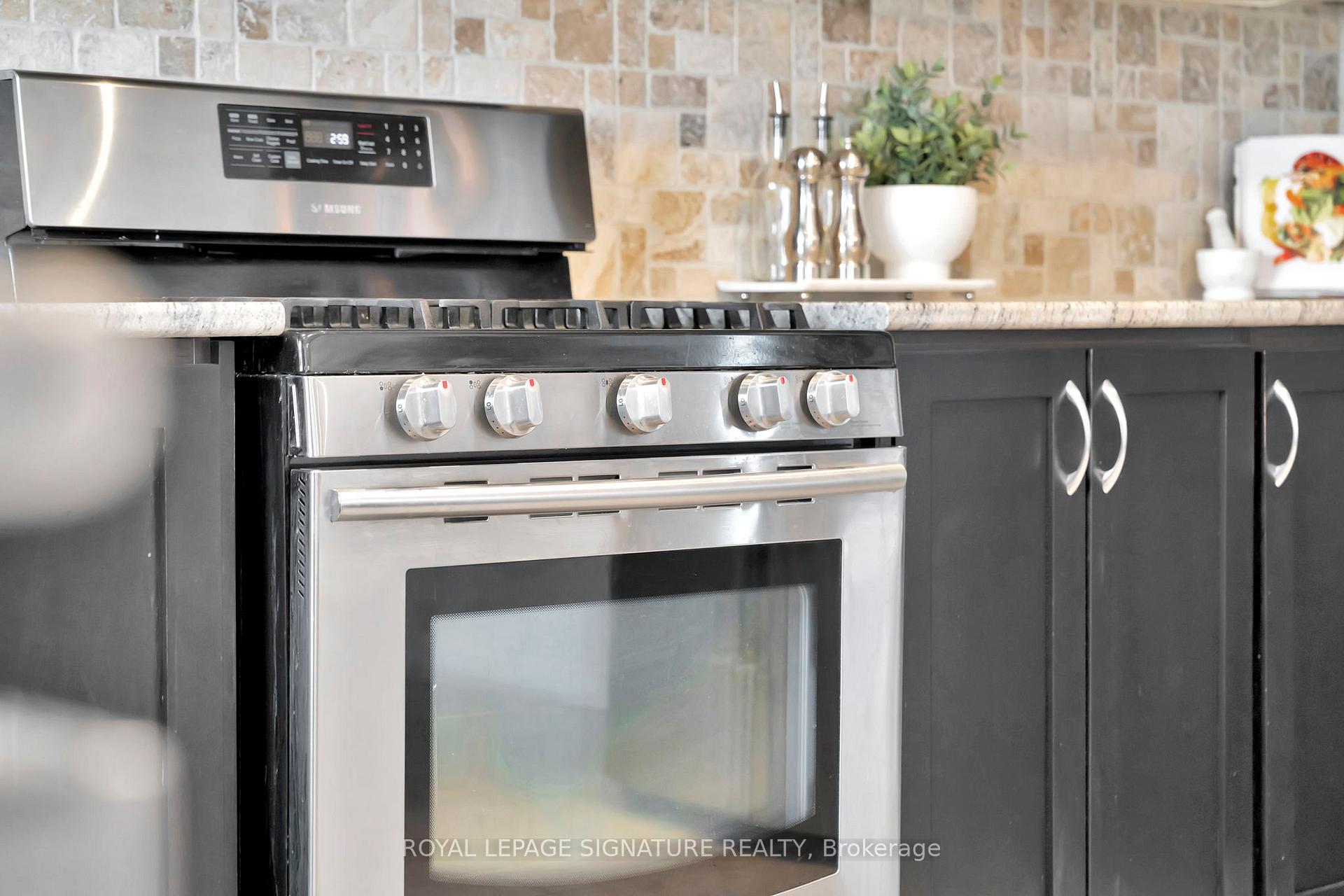 Photo 23 of 182 Painter Terrace, Hamilton, Waterdown — HOMEH