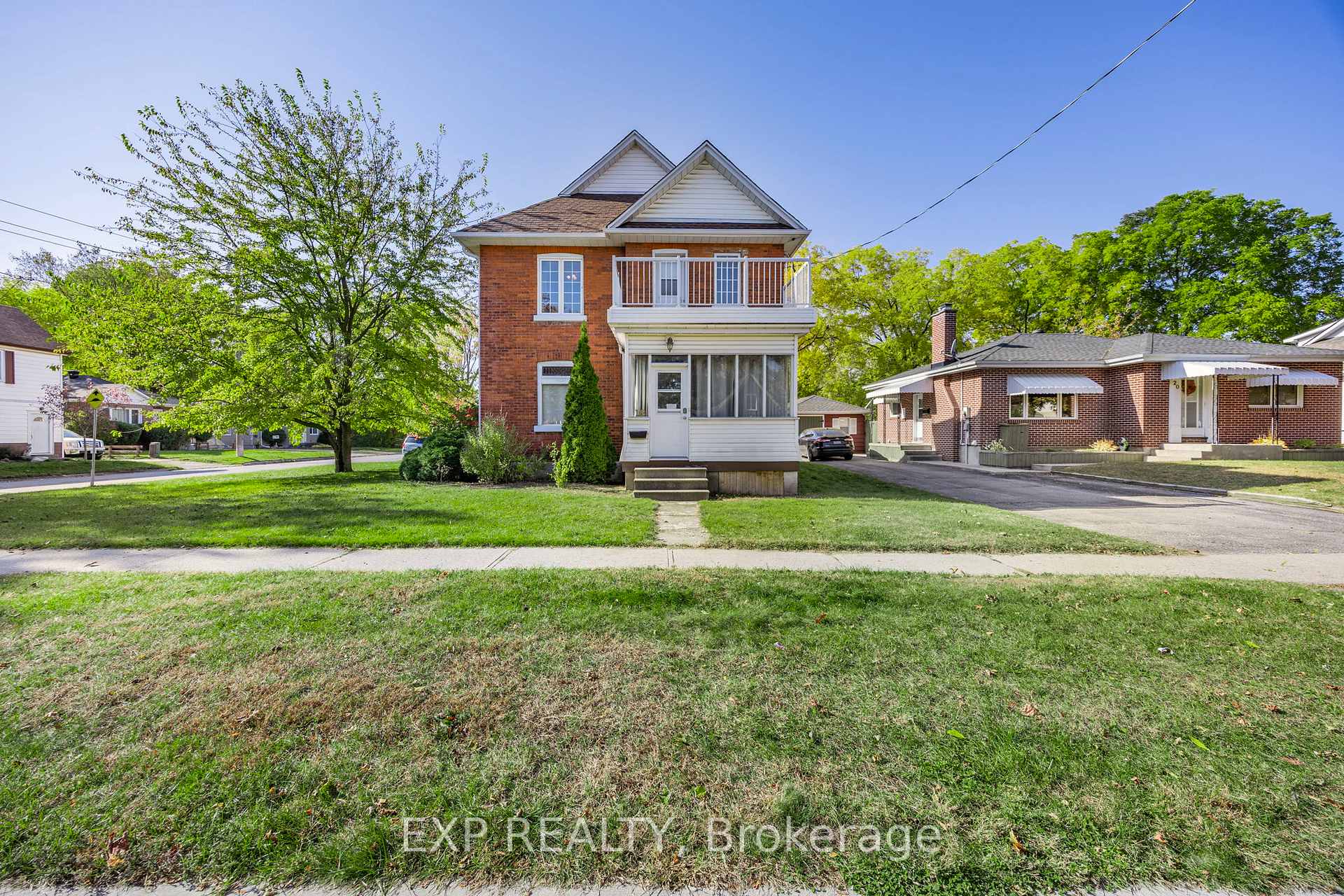 Photo 1 of 18 Frances Street, Barrie, Queen's Park — HOMEH