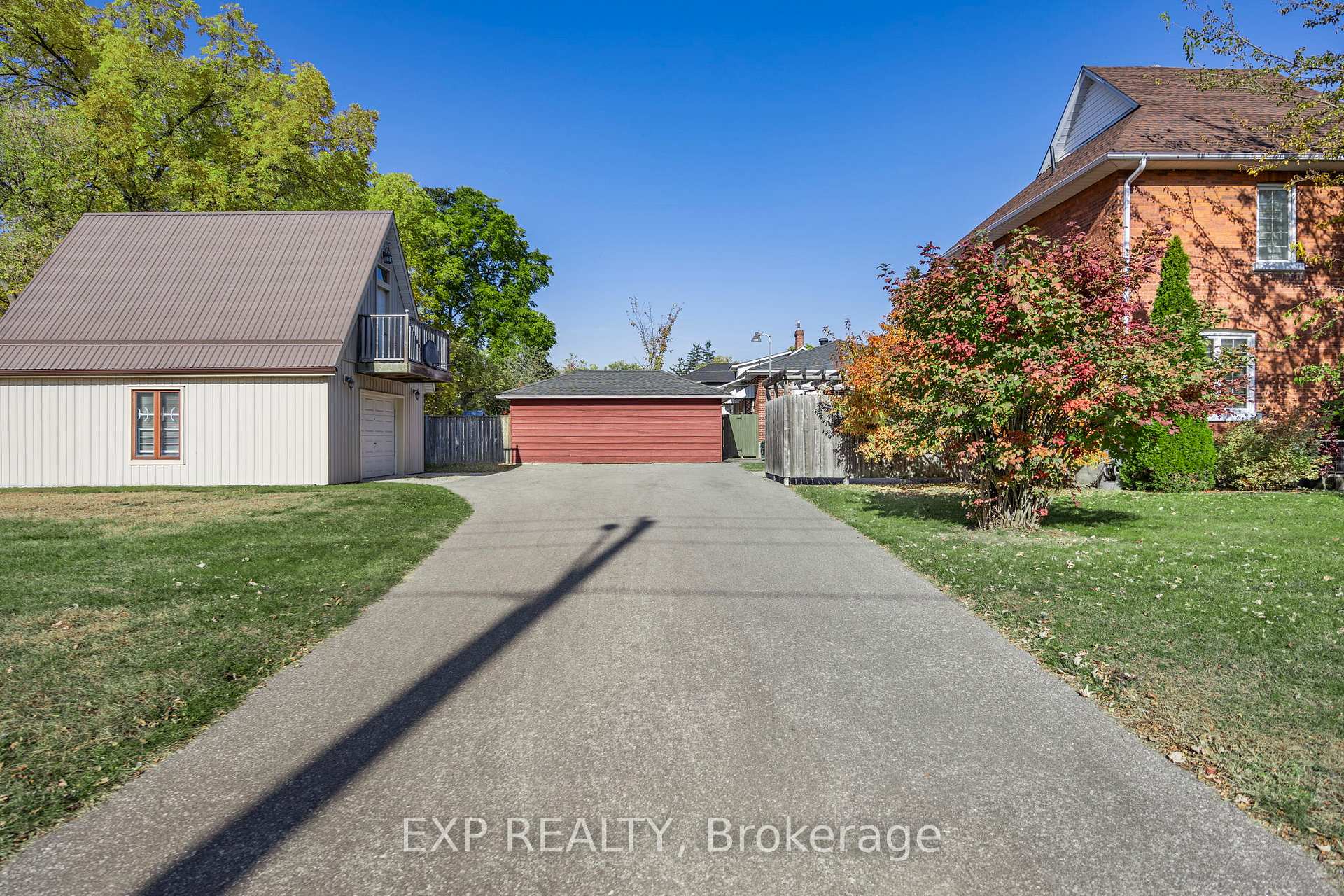 Photo 3 of 18 Frances Street, Barrie, Queen's Park — HOMEH