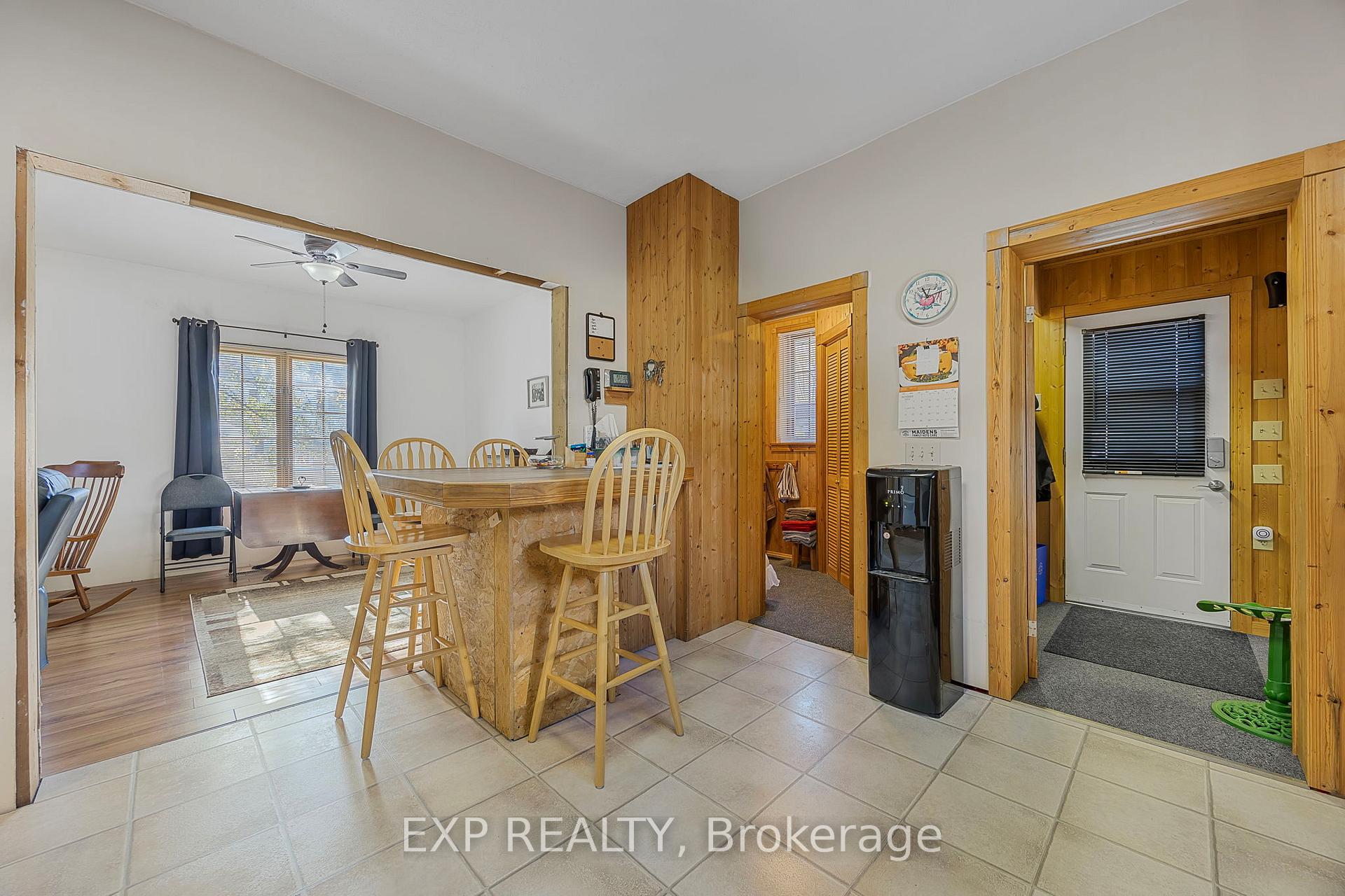 Photo 5 of 18 Frances Street, Barrie, Queen's Park — HOMEH