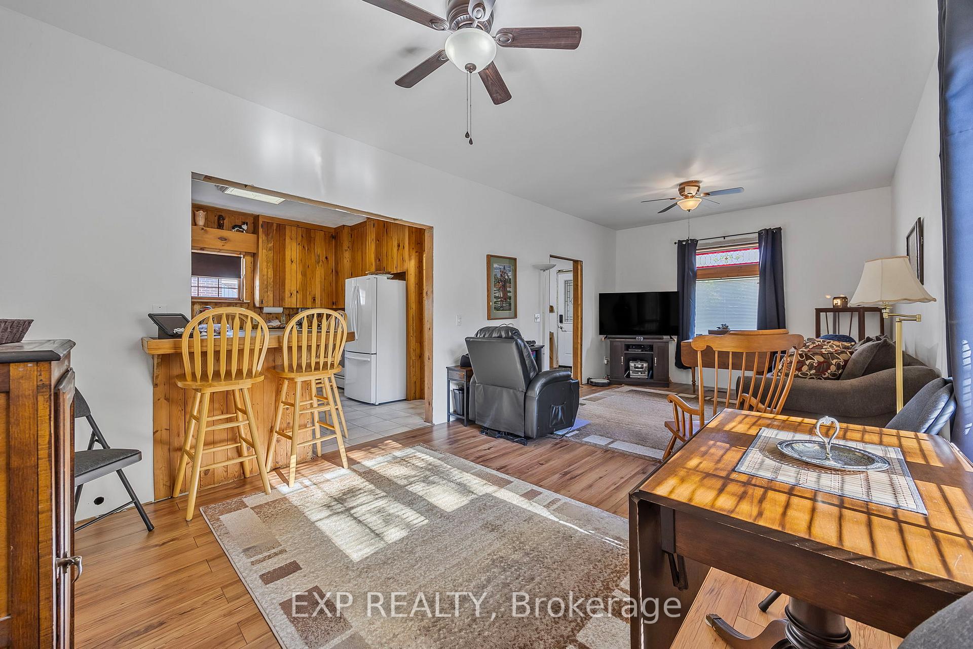 Photo 8 of 18 Frances Street, Barrie, Queen's Park — HOMEH