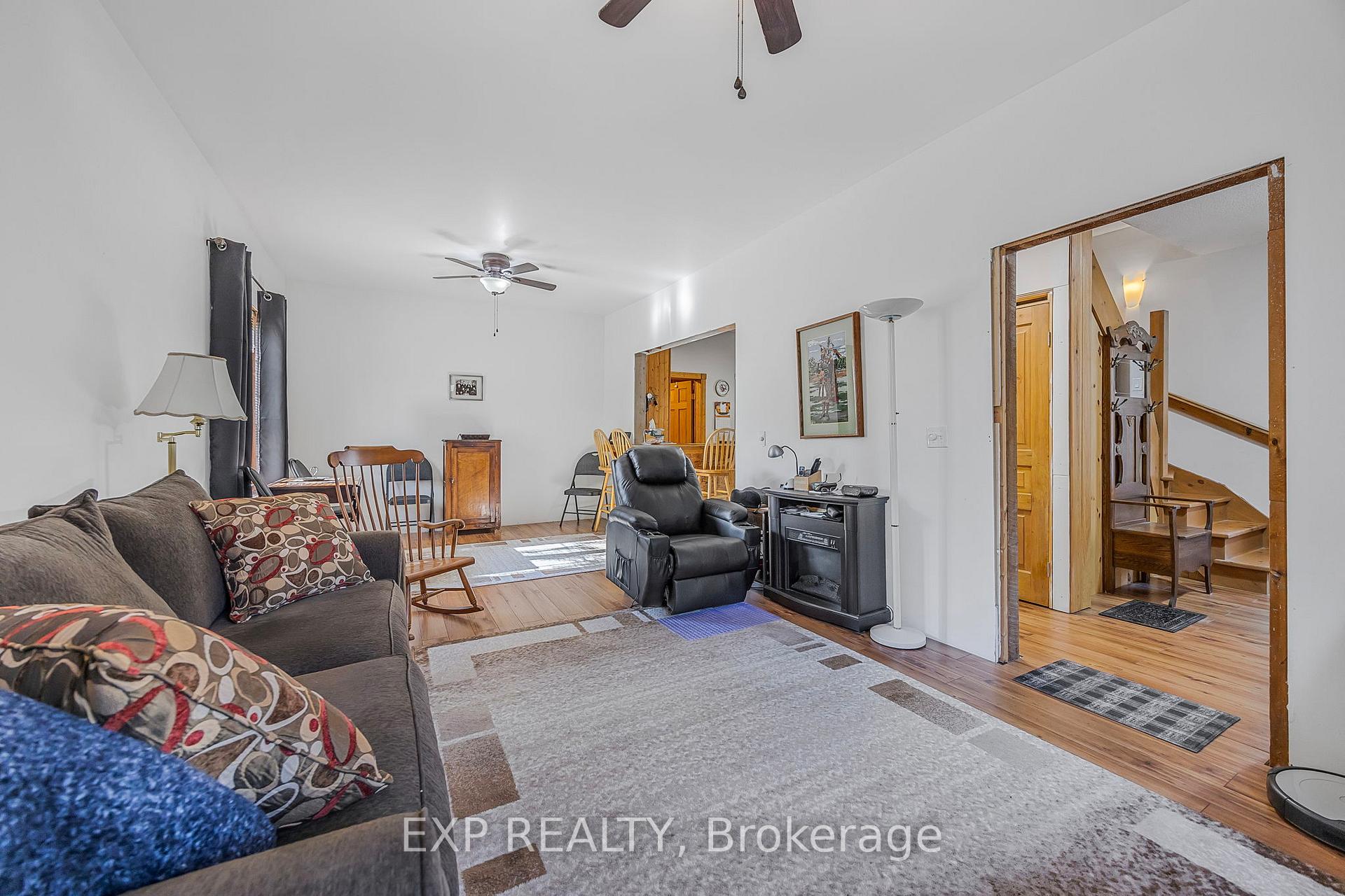 Photo 9 of 18 Frances Street, Barrie, Queen's Park — HOMEH