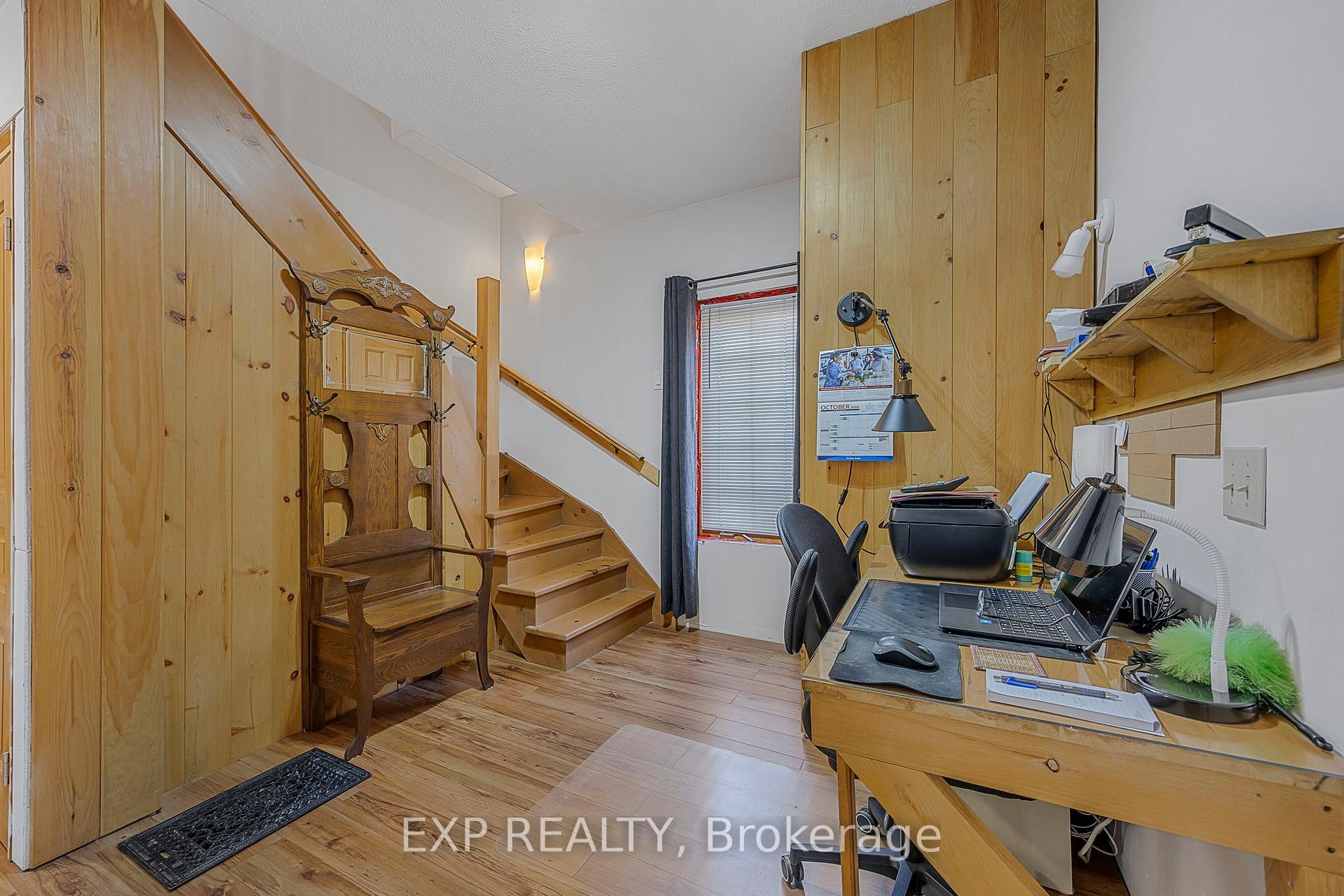 Photo 11 of 18 Frances Street, Barrie, Queen's Park — HOMEH