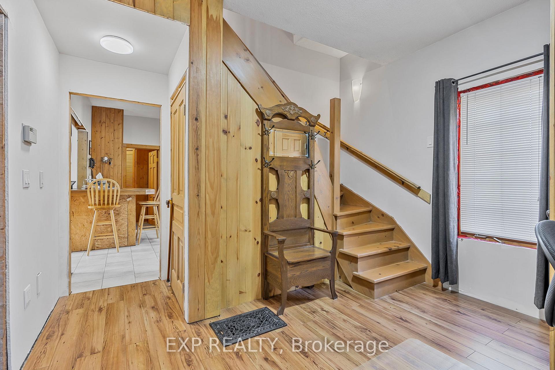 Photo 12 of 18 Frances Street, Barrie, Queen's Park — HOMEH