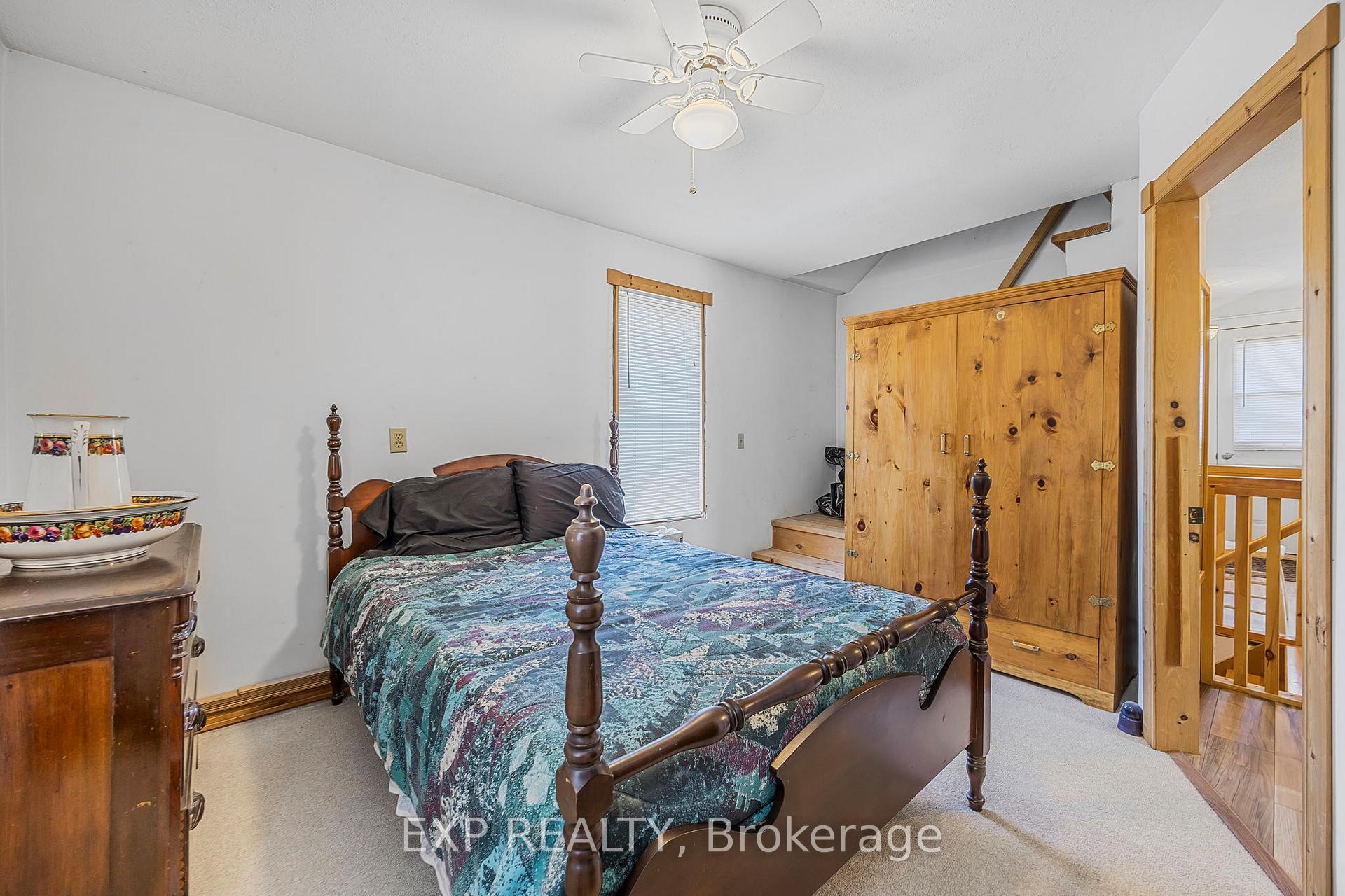 Photo 16 of 18 Frances Street, Barrie, Queen's Park — HOMEH