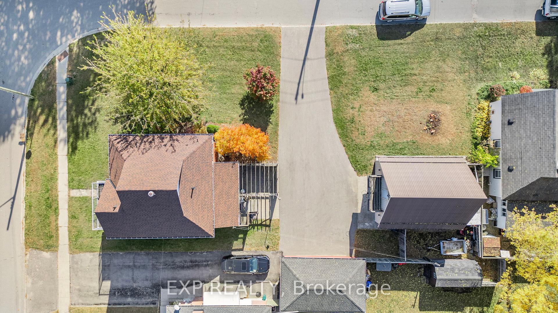 Photo 19 of 18 Frances Street, Barrie, Queen's Park — HOMEH