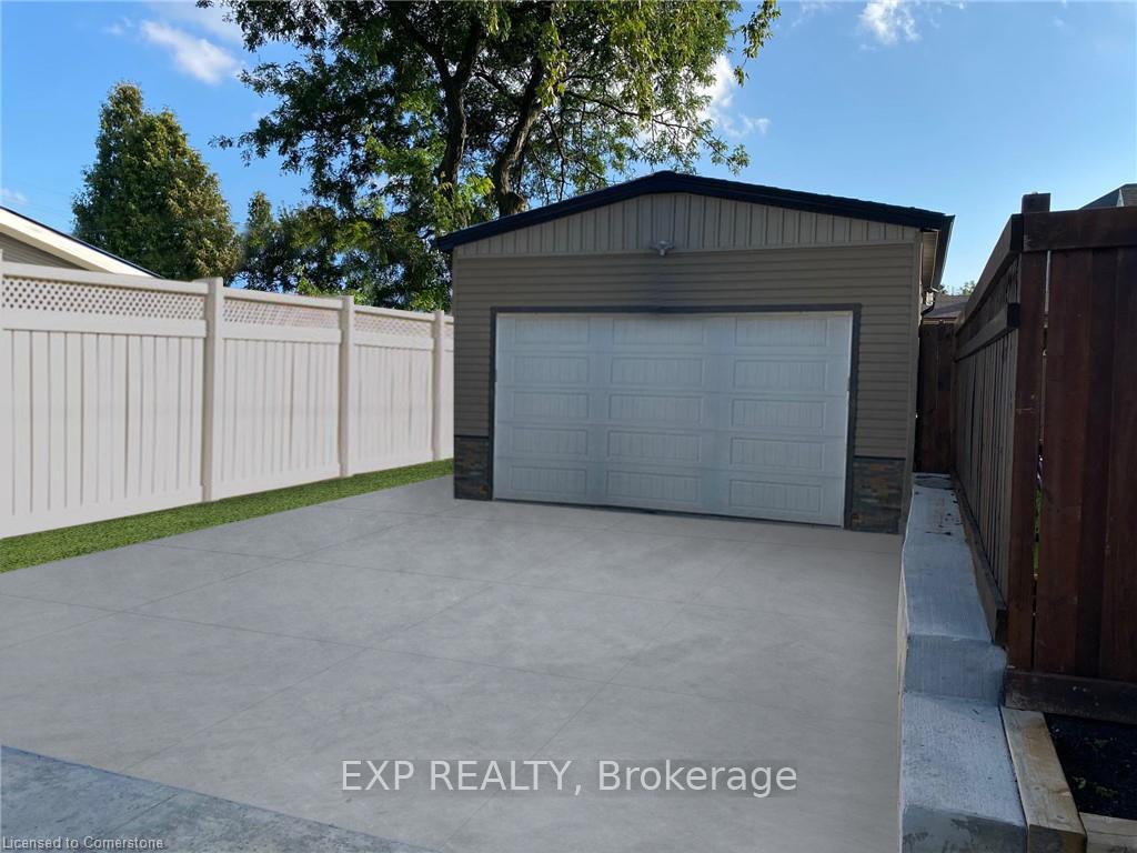Photo 3 of 377 East 28th Street, Hamilton, Burkholme — HOMEH