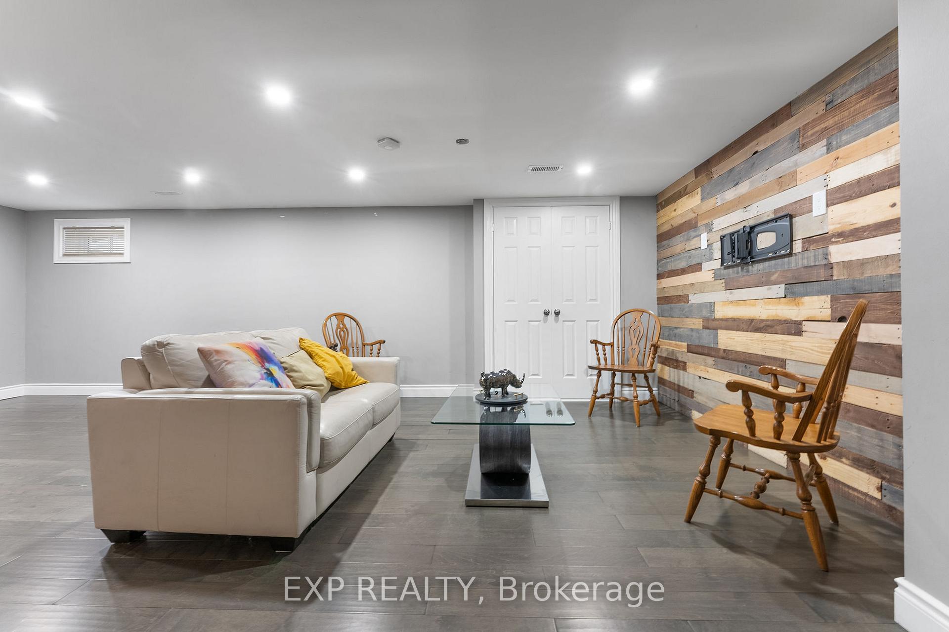 Photo 21 of 377 East 28th Street, Hamilton, Burkholme — HOMEH