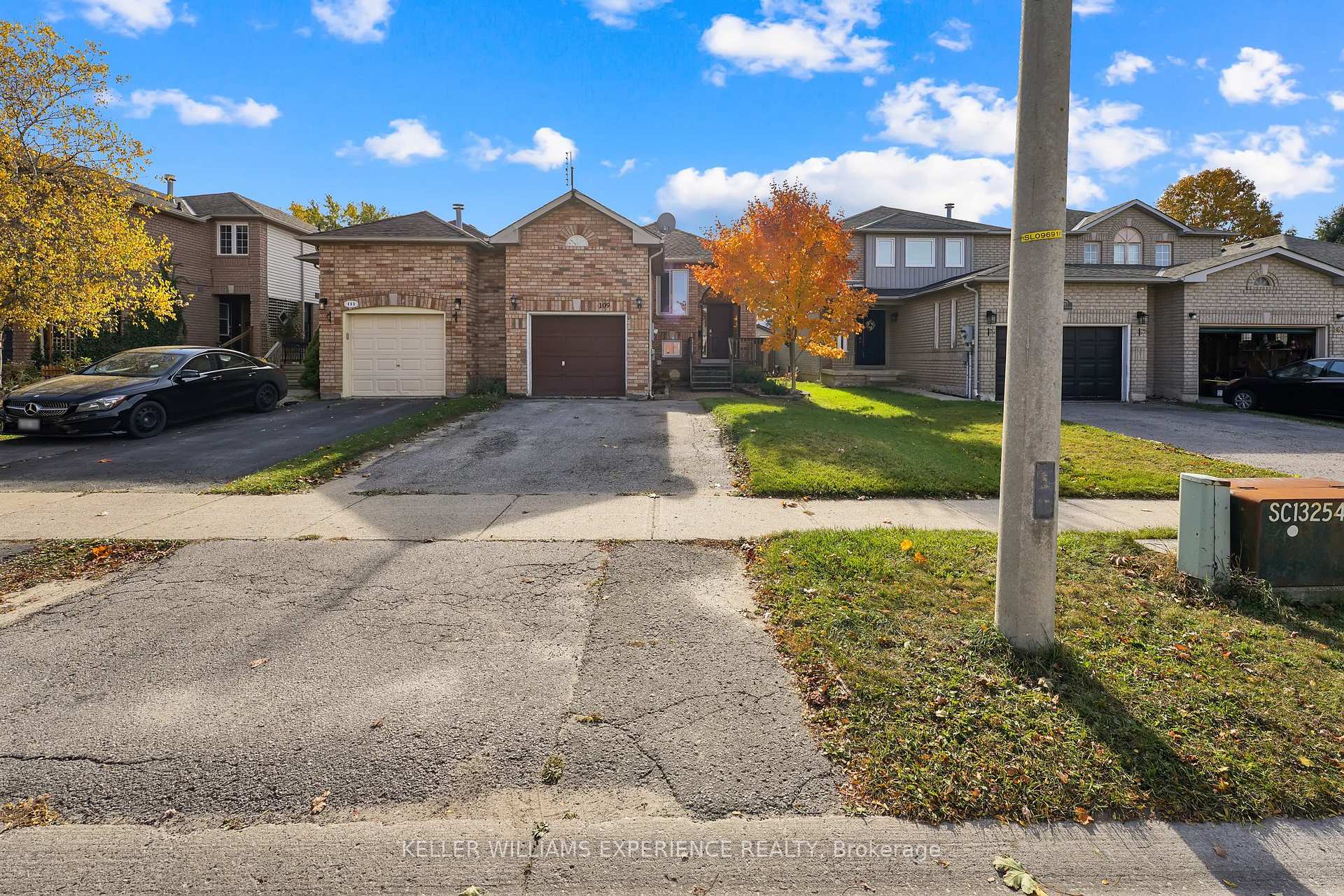 Photo 2 of 109 Athabaska Road, Barrie, Holly — HOMEH