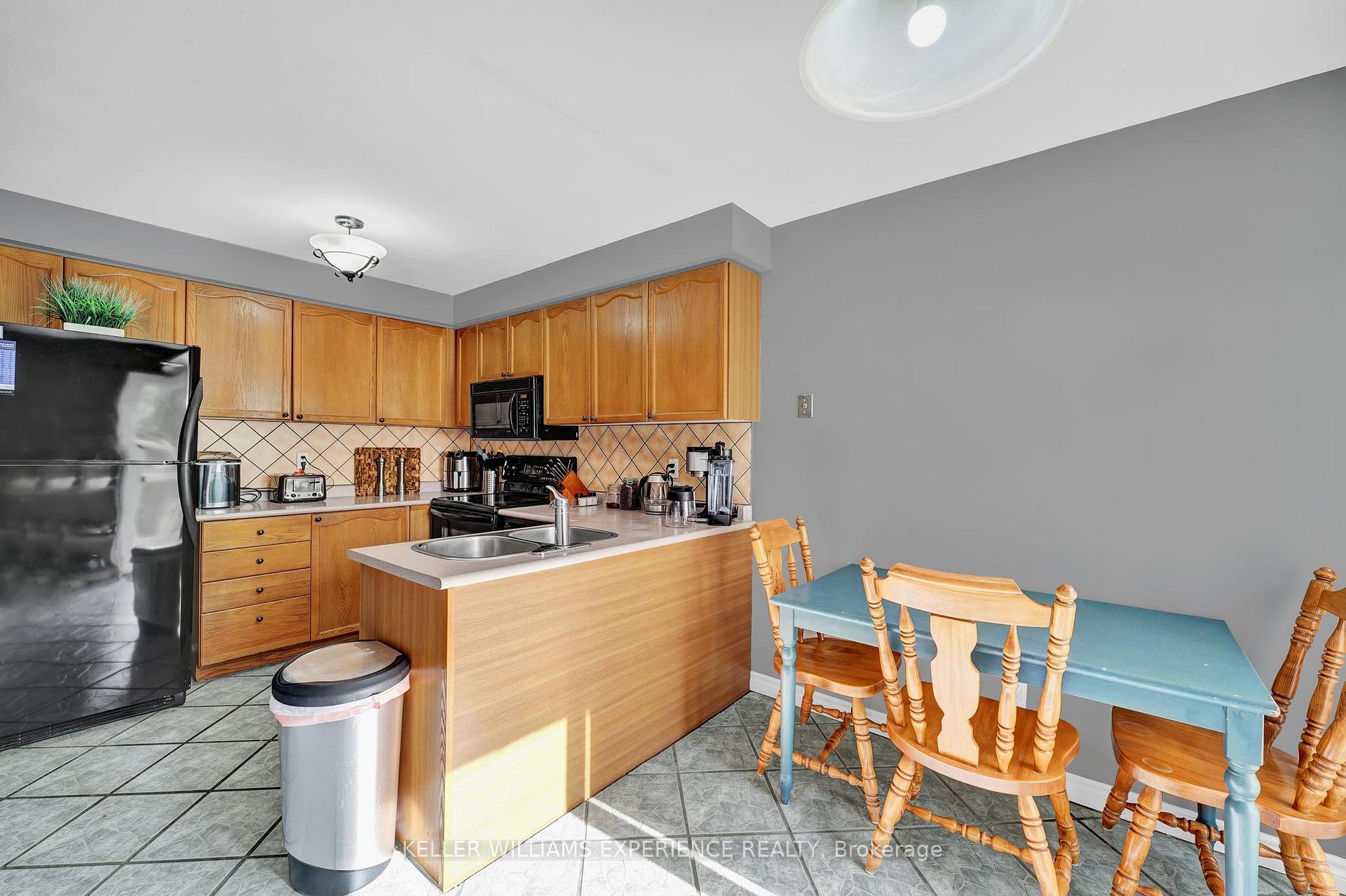 Photo 13 of 109 Athabaska Road, Barrie, Holly — HOMEH