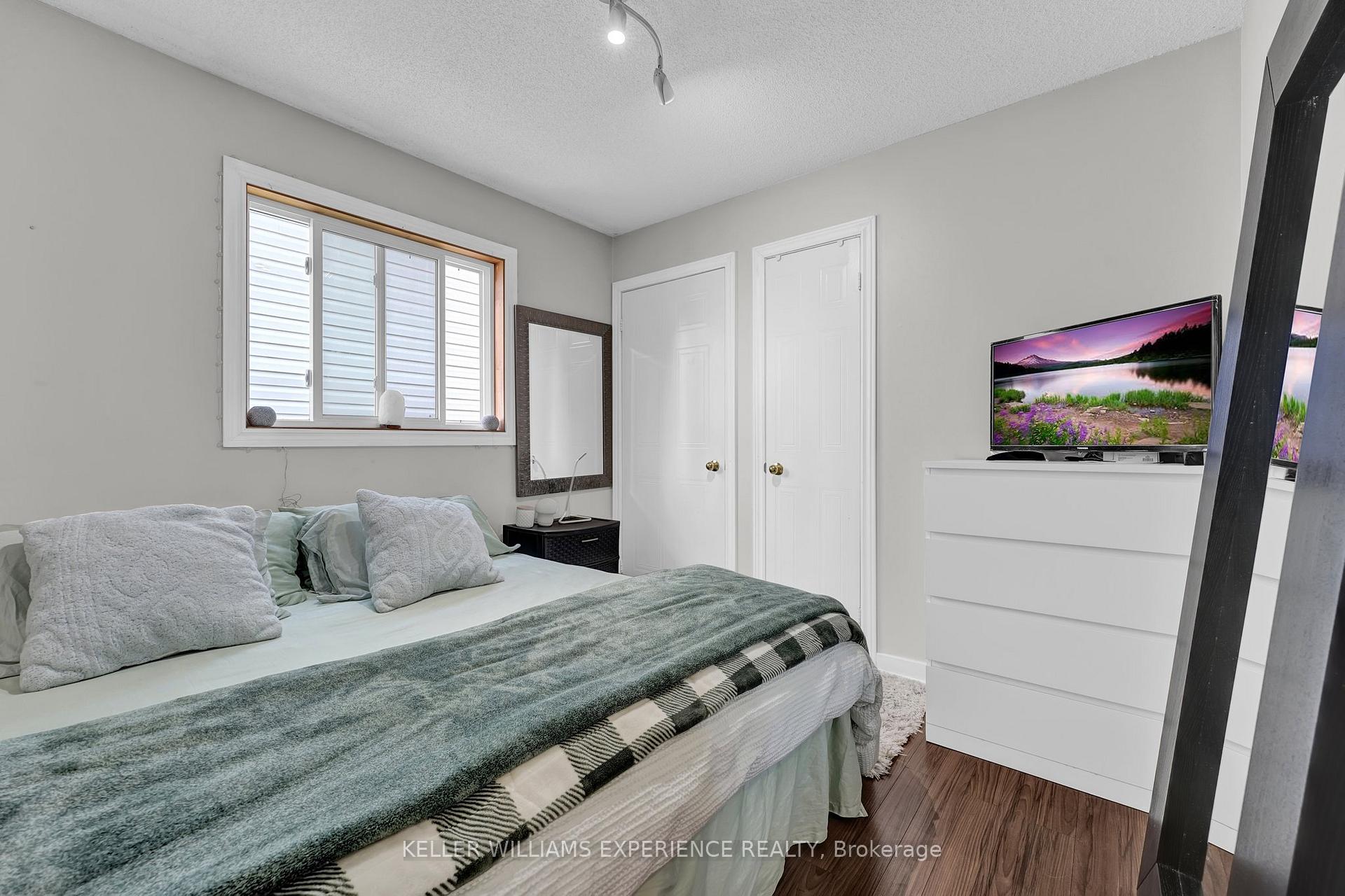 Photo 16 of 109 Athabaska Road, Barrie, Holly — HOMEH