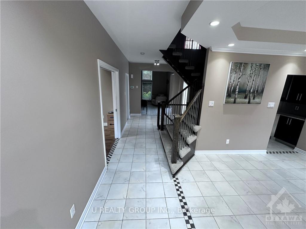 Photo 2 of 657 Devonwood Circle, Ottawa, Blossom Park/Kemp Park/Findlay Creek — HOMEH