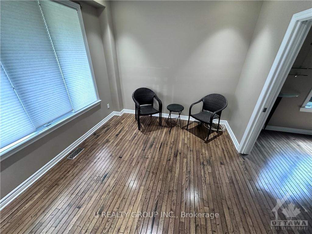 Photo 3 of 657 Devonwood Circle, Ottawa, Blossom Park/Kemp Park/Findlay Creek — HOMEH