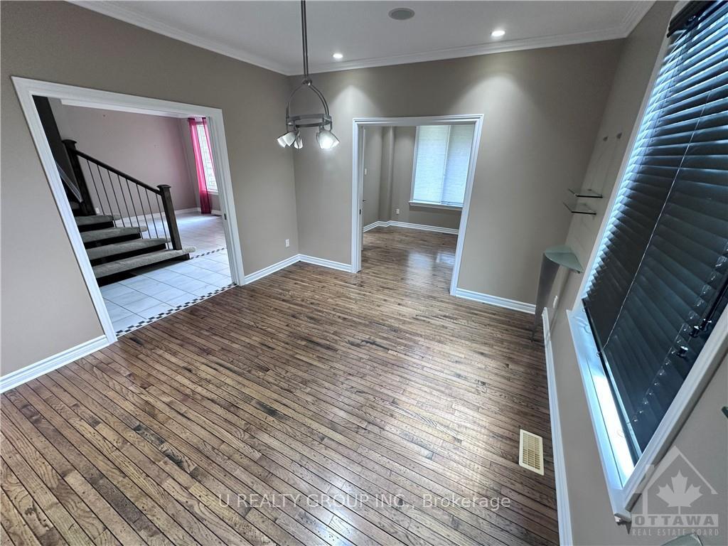 Photo 4 of 657 Devonwood Circle, Ottawa, Blossom Park/Kemp Park/Findlay Creek — HOMEH