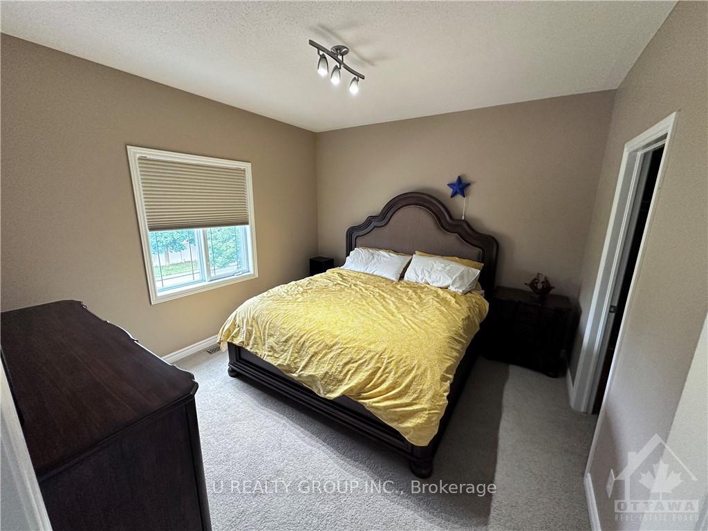 Photo 9 of 657 Devonwood Circle, Ottawa, Blossom Park/Kemp Park/Findlay Creek — HOMEH