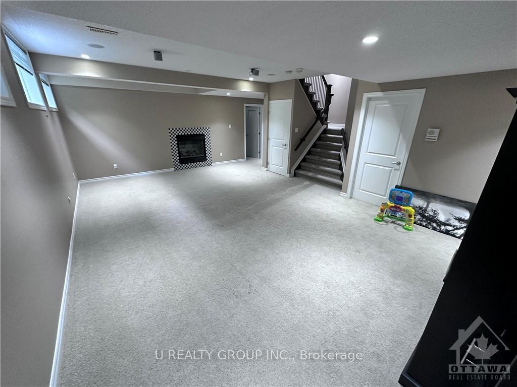 Photo 15 of 657 Devonwood Circle, Ottawa, Blossom Park/Kemp Park/Findlay Creek — HOMEH
