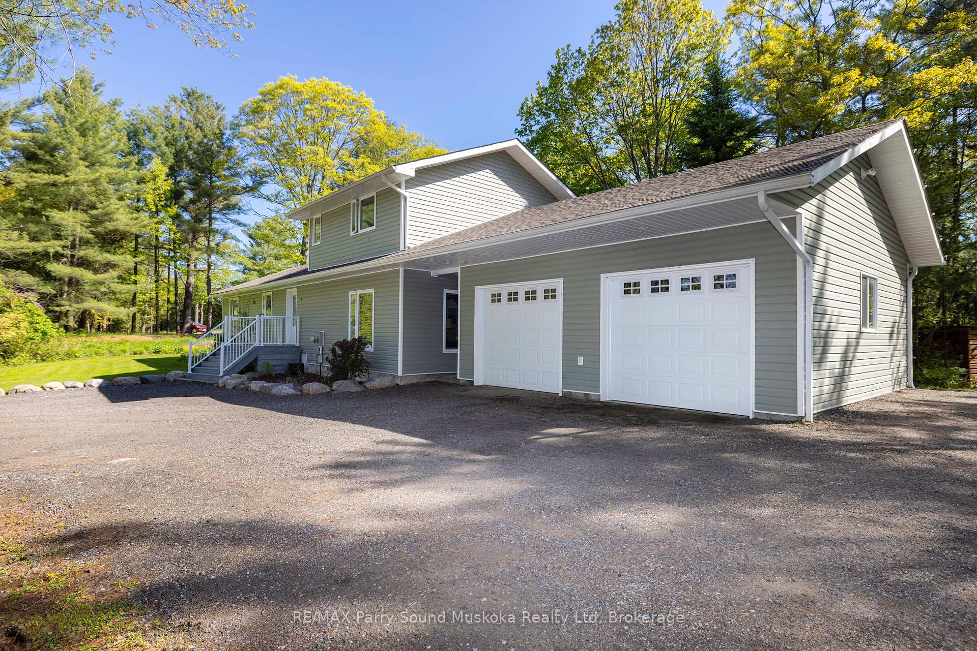 Photo 2 of 8 Pineridge Drive, McDougall — HOMEH
