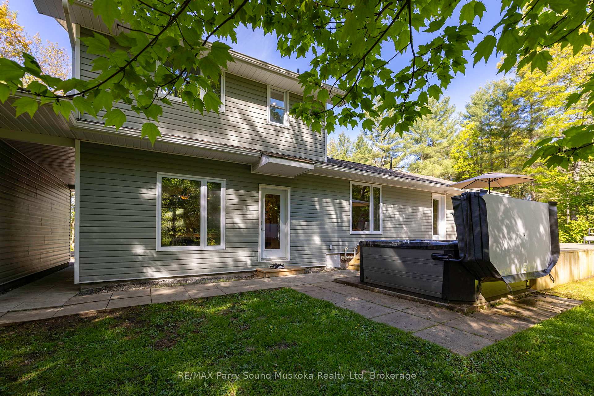 Photo 6 of 8 Pineridge Drive, McDougall — HOMEH