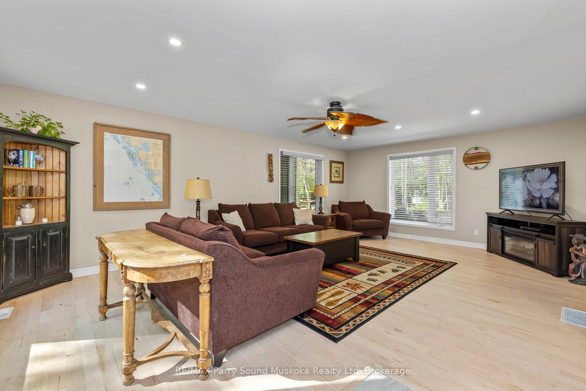 Photo 11 of 8 Pineridge Drive, McDougall — HOMEH