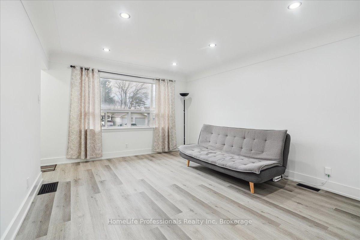Photo 7 of 6 Sylvia Avenue, Hamilton, Rosedale — HOMEH