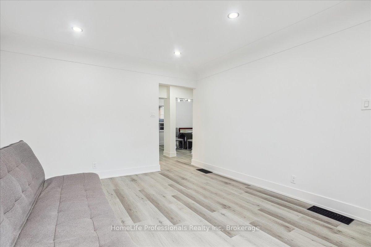 Photo 8 of 6 Sylvia Avenue, Hamilton, Rosedale — HOMEH