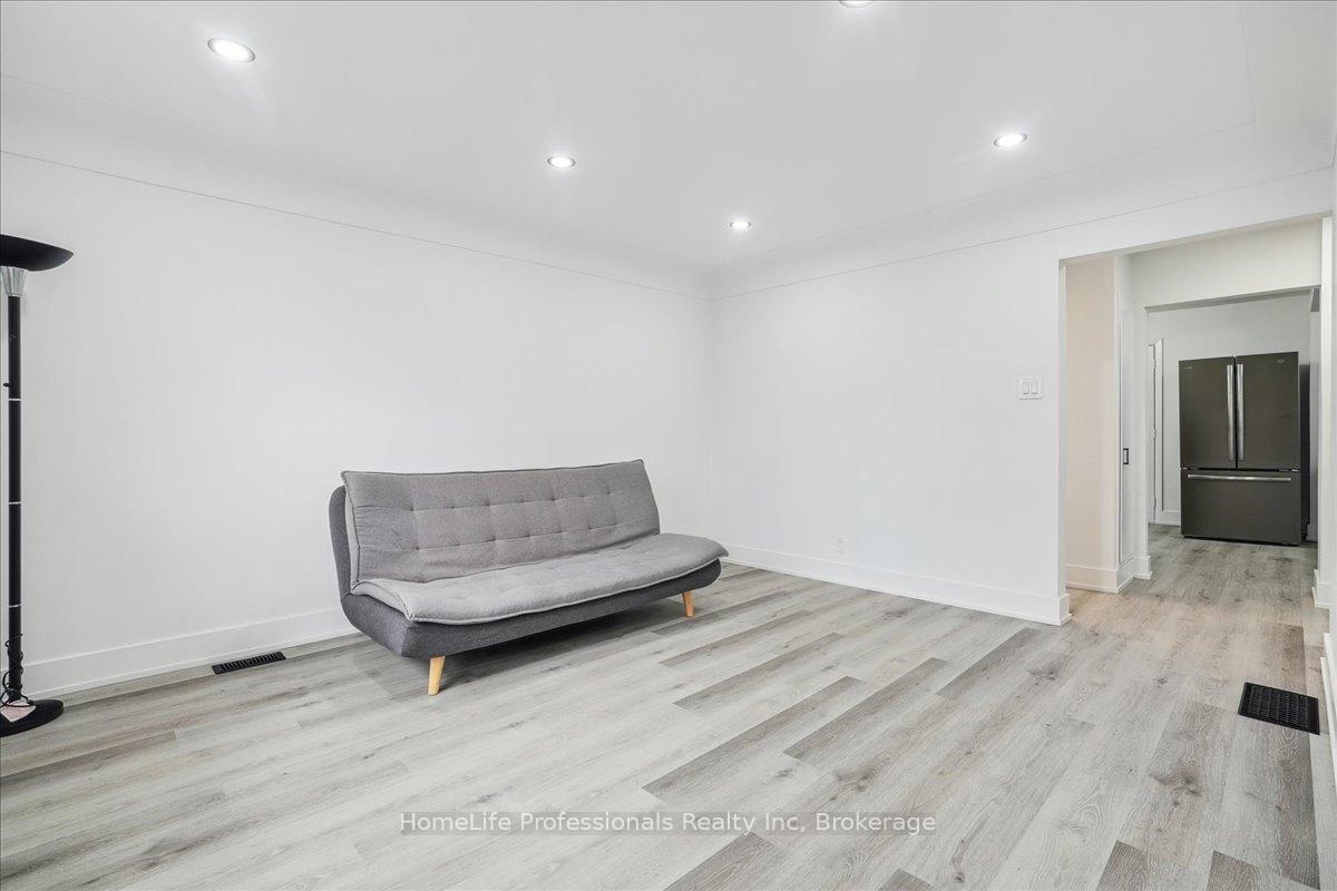 Photo 9 of 6 Sylvia Avenue, Hamilton, Rosedale — HOMEH