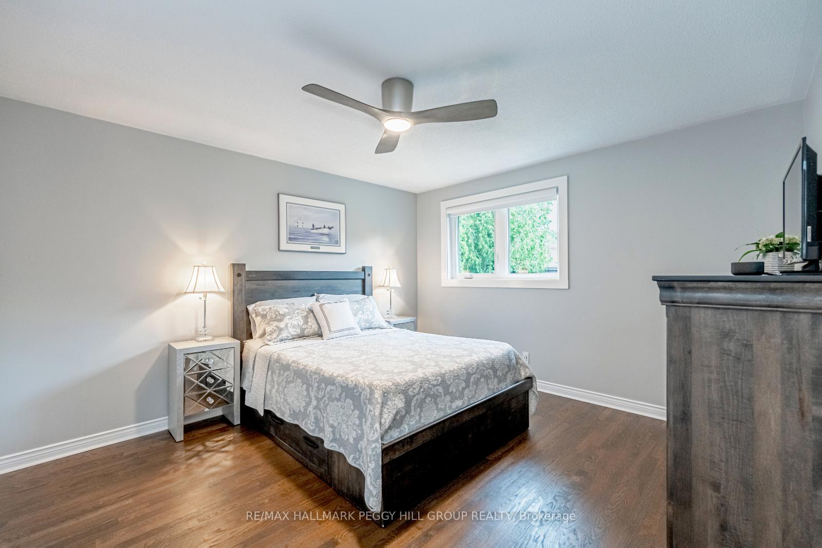 Photo 10 of 22 Cloughley Drive, Barrie, Northwest — HOMEH