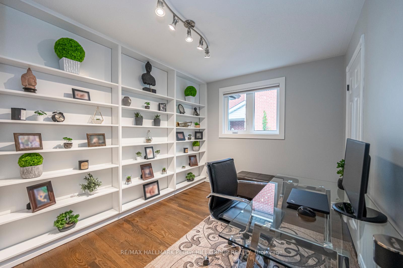 Photo 12 of 22 Cloughley Drive, Barrie, Northwest — HOMEH