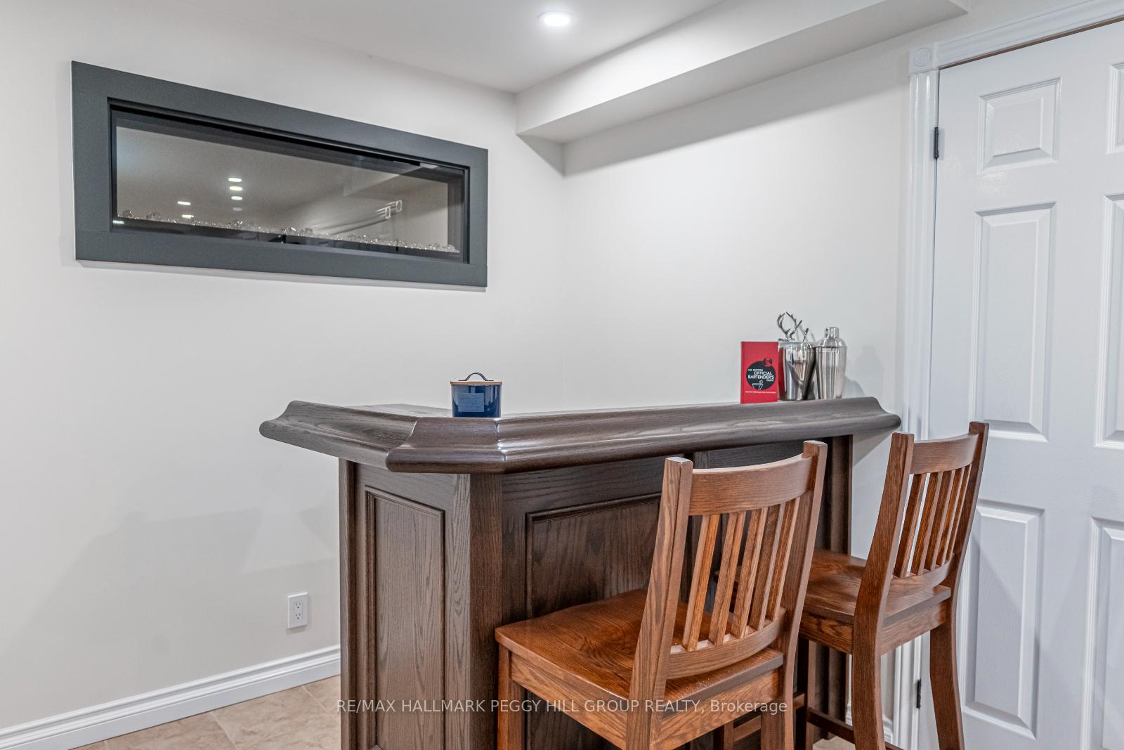 Photo 15 of 22 Cloughley Drive, Barrie, Northwest — HOMEH