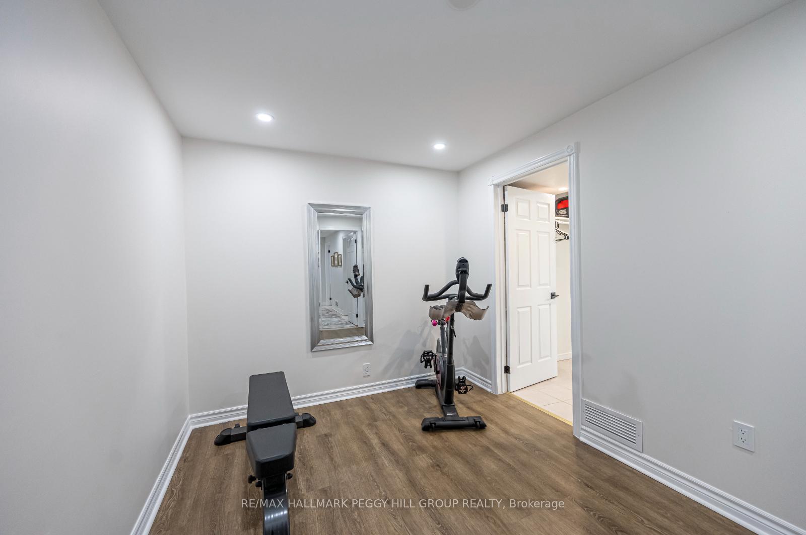 Photo 18 of 22 Cloughley Drive, Barrie, Northwest — HOMEH