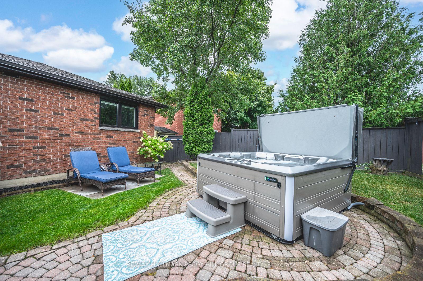 Photo 21 of 22 Cloughley Drive, Barrie, Northwest — HOMEH