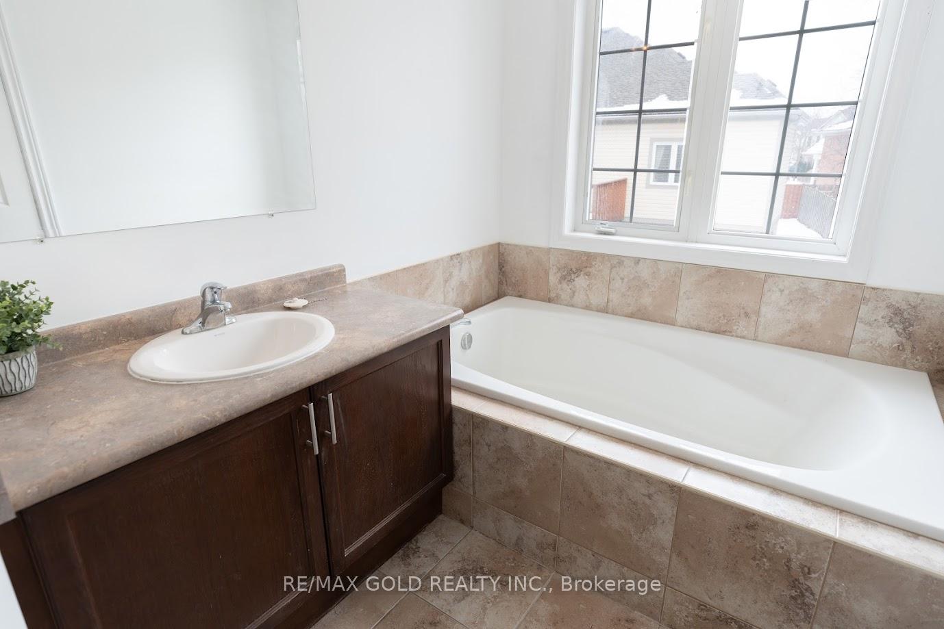 Photo 20 of 78 Bunting Road, St. Catharines, E. Chester — HOMEH