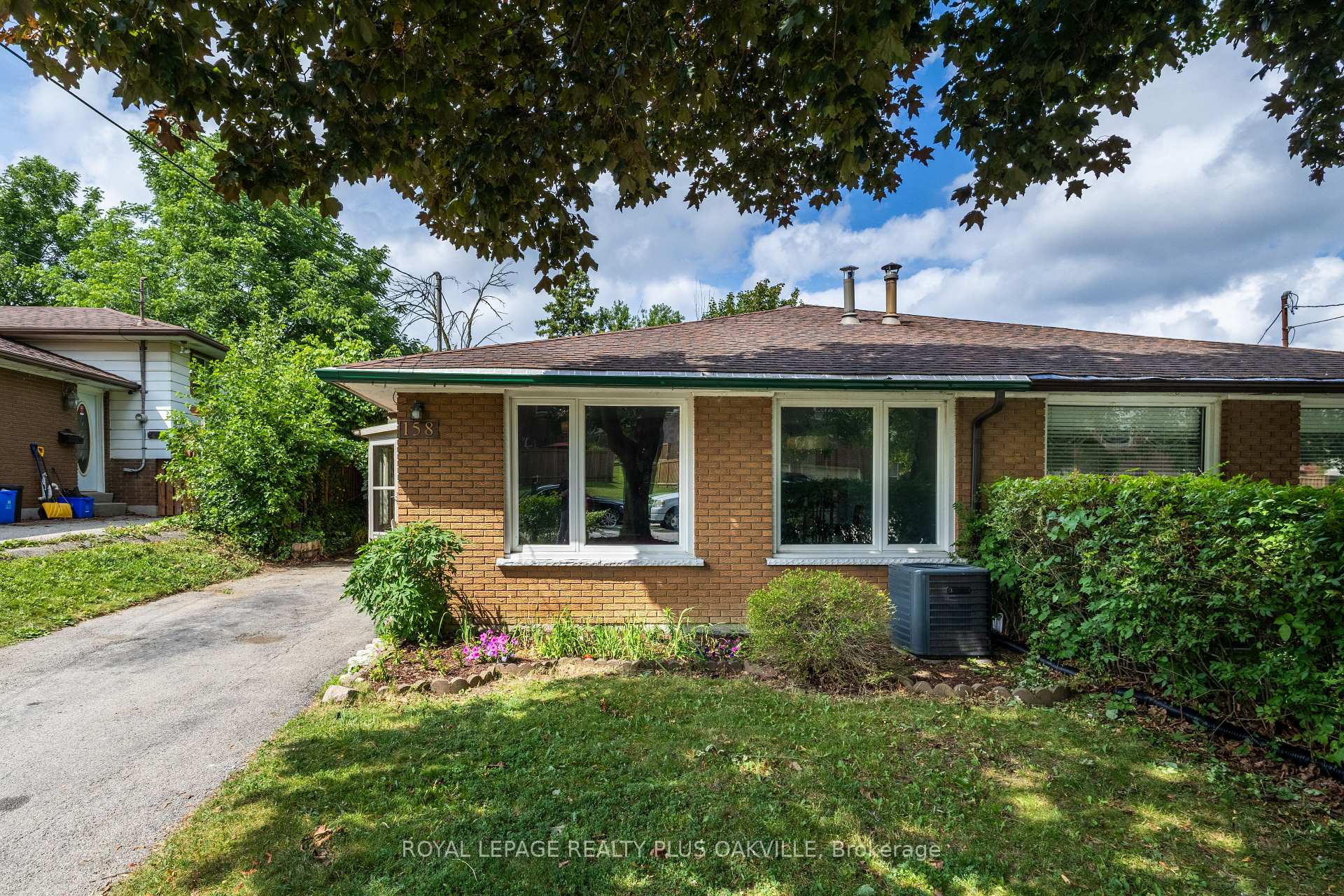 Front of 158 Bonaventure Drive