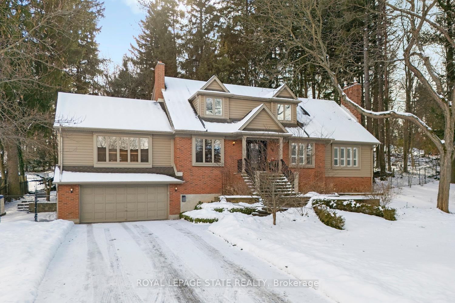 Photo 1 of 18 Stonegate Drive, Hamilton, Ancaster — HOMEH