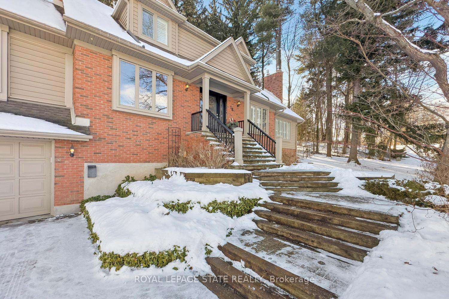 Photo 5 of 18 Stonegate Drive, Hamilton, Ancaster — HOMEH