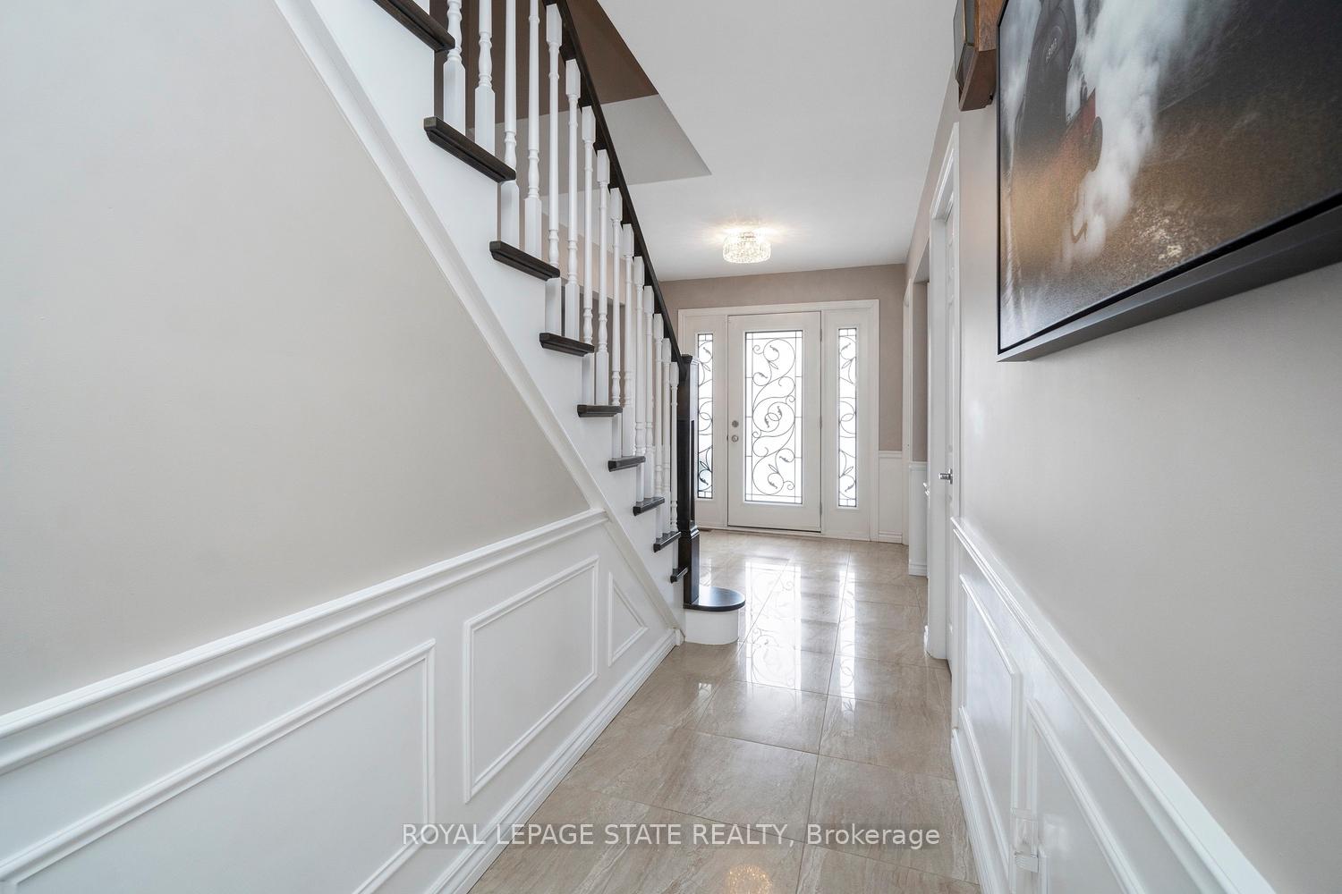 Photo 7 of 18 Stonegate Drive, Hamilton, Ancaster — HOMEH