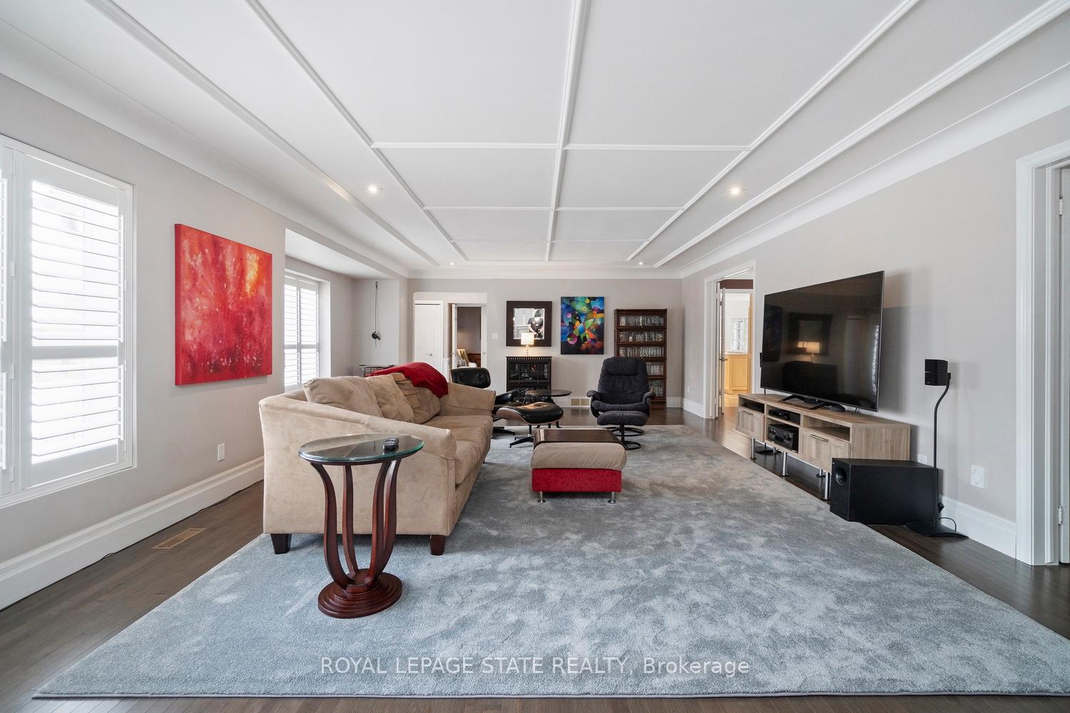 Photo 16 of 18 Stonegate Drive, Hamilton, Ancaster — HOMEH