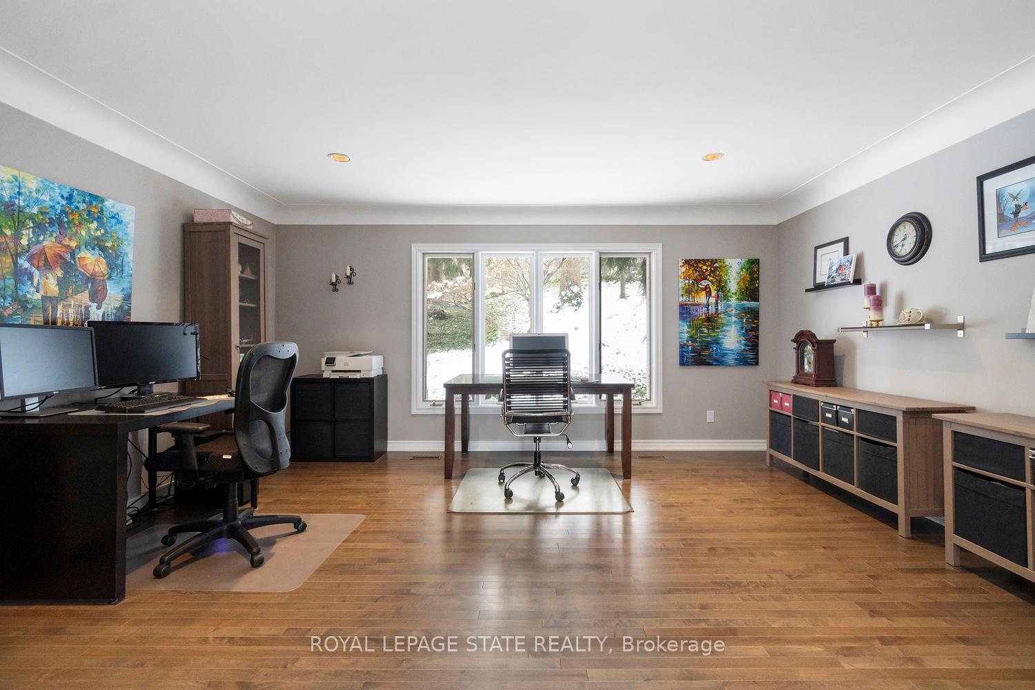 Photo 19 of 18 Stonegate Drive, Hamilton, Ancaster — HOMEH